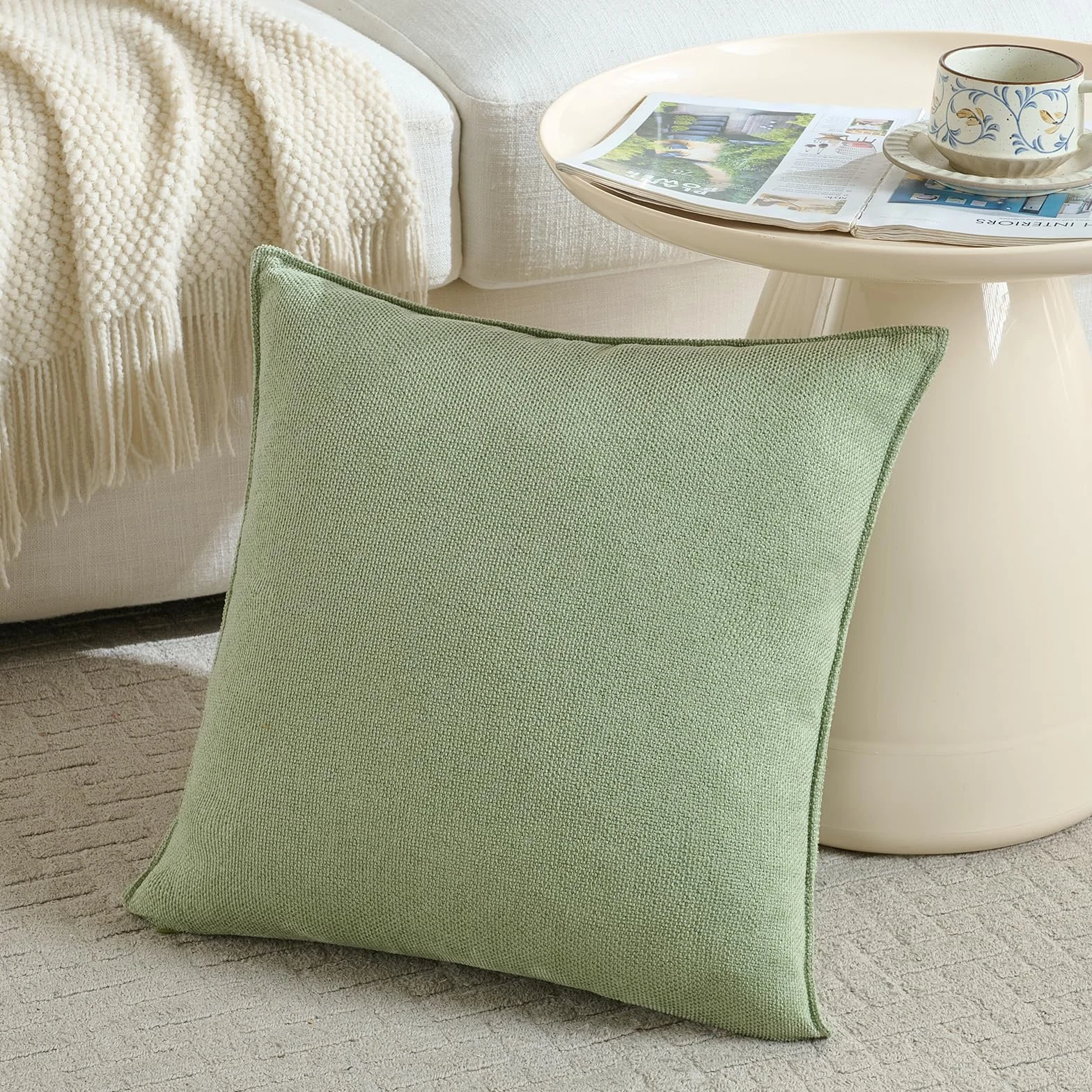 Set di 2 federe Verde Chiaro 40×40 cm con decorazioni moderne Design monocromatico e neutro con bordino Design unico Adatto per camera da letto, soggiorno, divano letto e arredamento