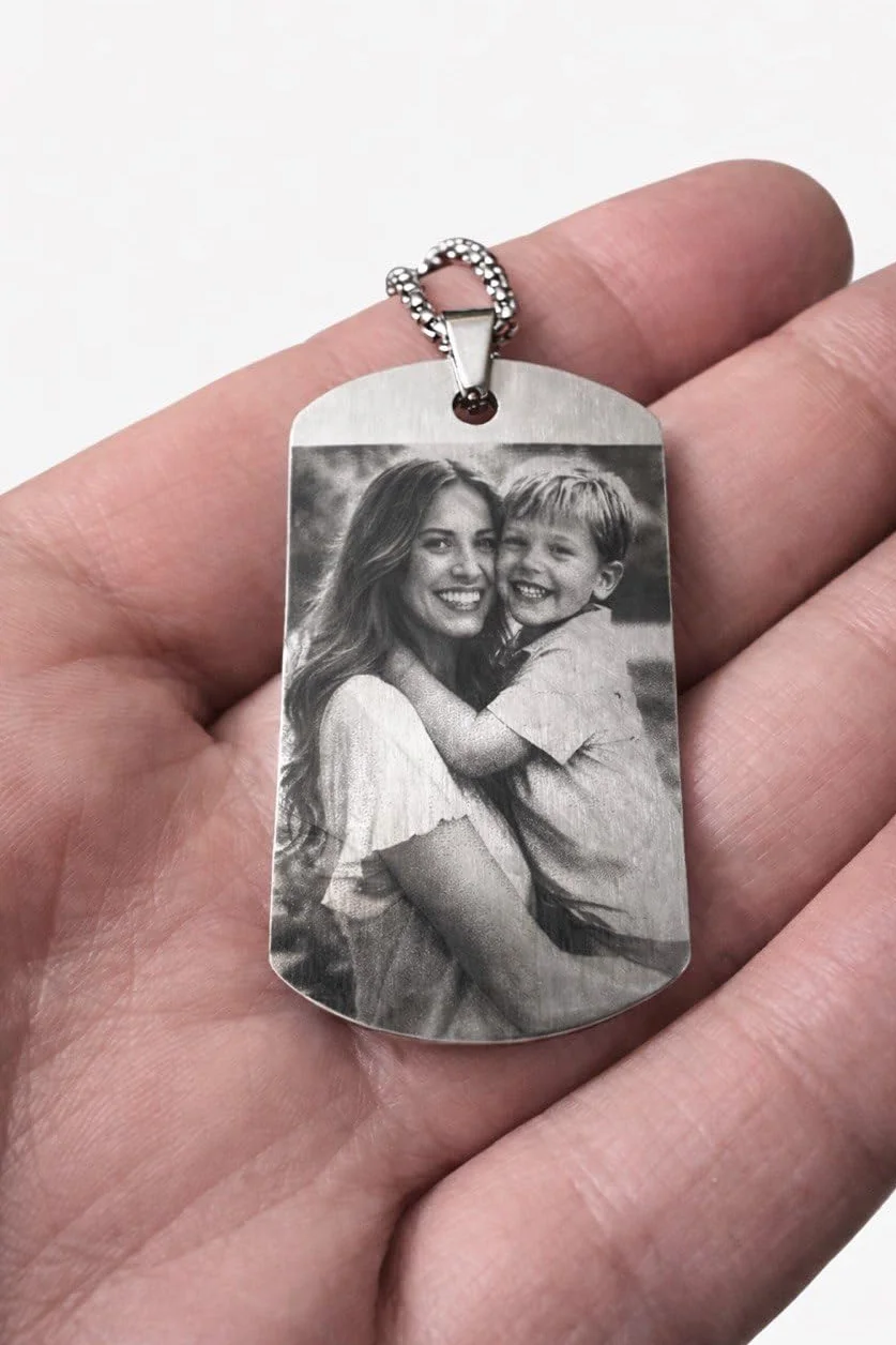 Collana Personalizzata con Foto e Incisione in Acciaio Nero – Ciondolo Uomo/Donna – Regalo Coppia