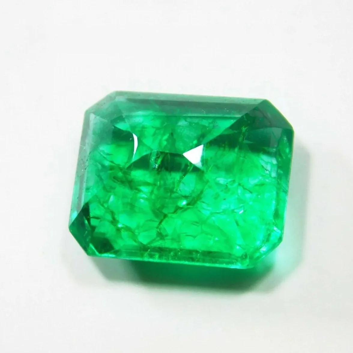 Smeraldo Colombiano Verde 9,56 ct Gemma Libera Taglio Certificato