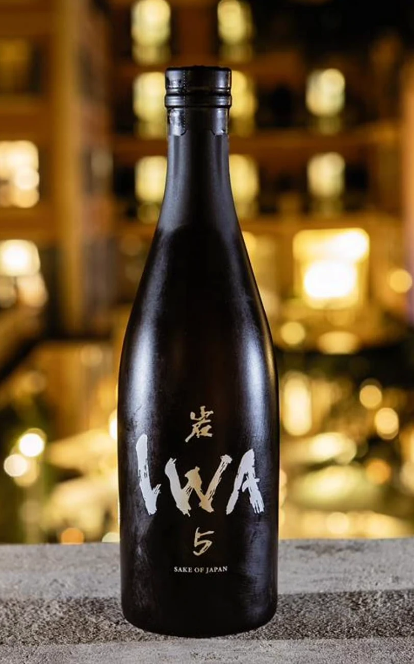 Cofanetto Sakè IWA 5 by Richard Geoffroy 70 cl 15% + 2 bicchieri in ceramica