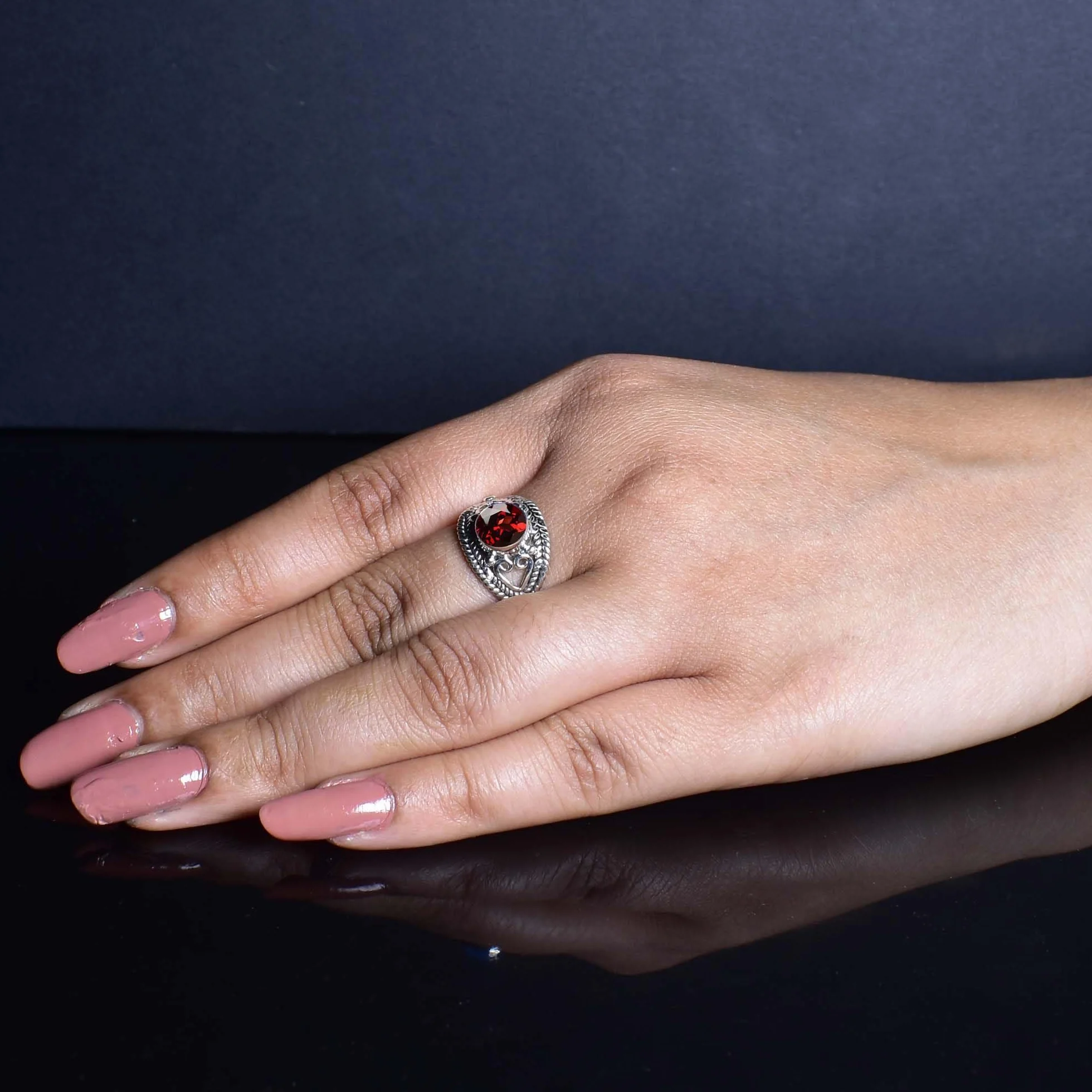Anello Gems Vibes granato rosso argento sterling 925 pietra portafortuna gennaio fatto a mano misura 6