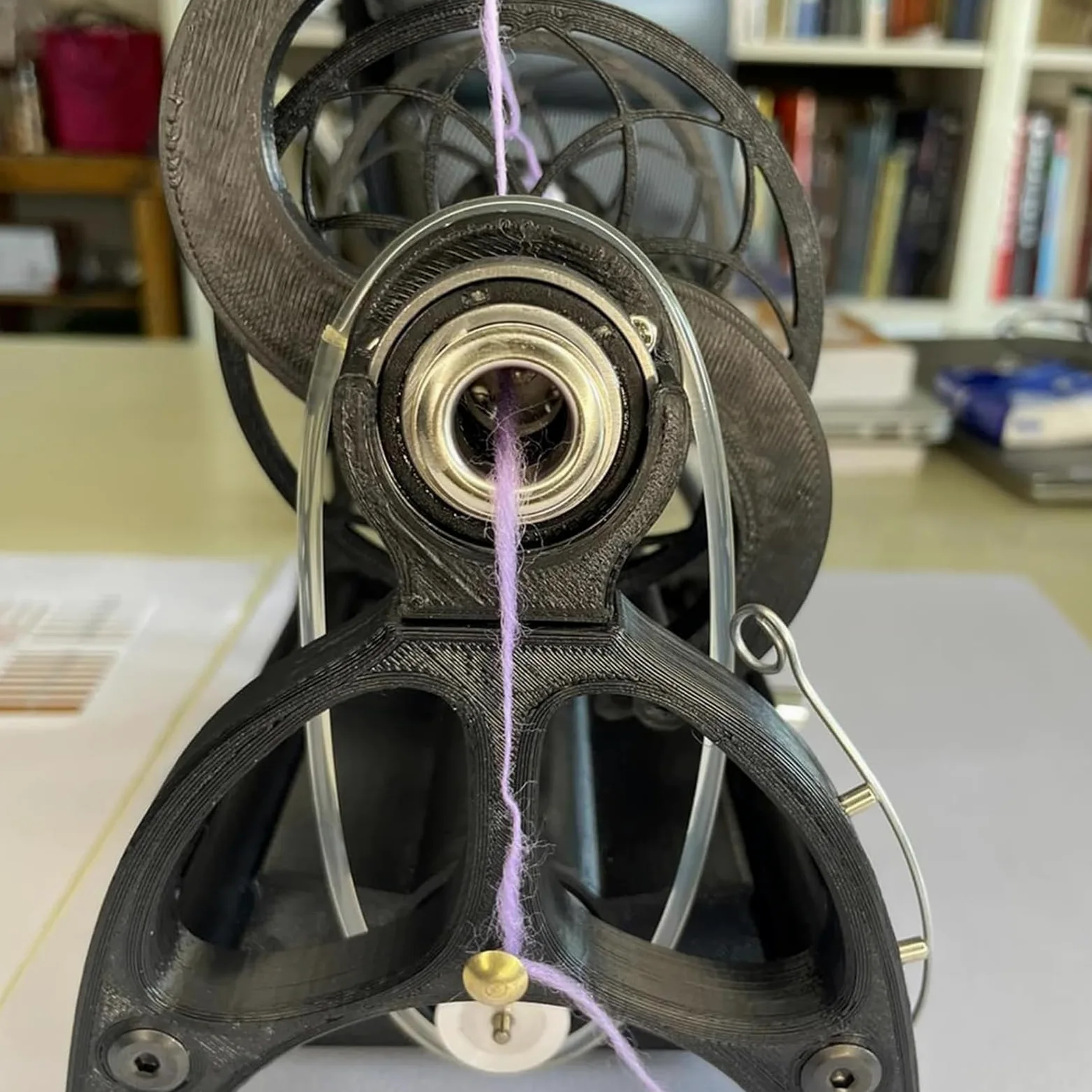 Filatoio Elettrico, Filatoio Automatico da 12 V con 3 Bobine Piccole, velocità Regolabile 800 Giri/min, Design Modulare, Facile da Smontare, capacità di 4 Once per Lo Stoppino di Miscelazione della