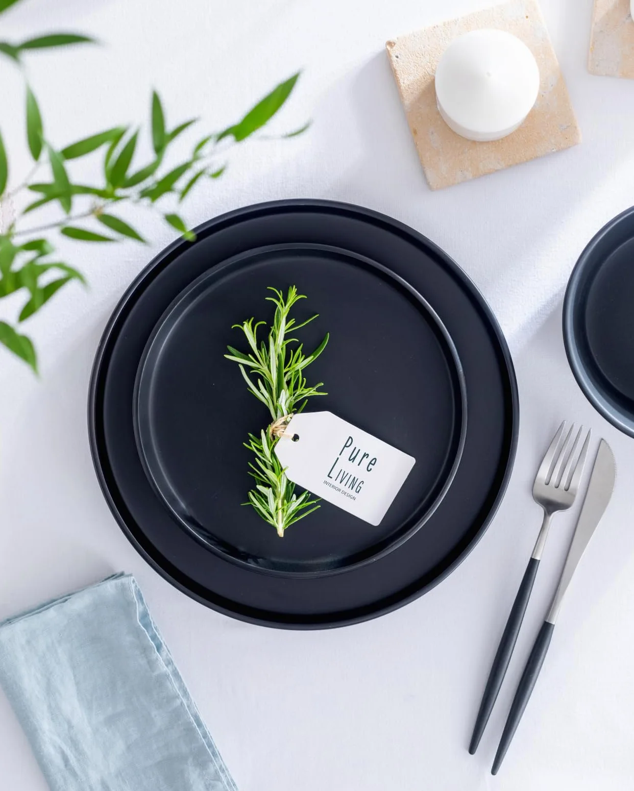 Piatti di Terraglia Neri - Set Piatti Moderni per 6 Persone - Servizio Piatti 24 Pezzi Manhattan - Piatti Terraglia Nero Opaco - Lavabile in Lavastoviglie e Adatto al Microonde - Pure Living
