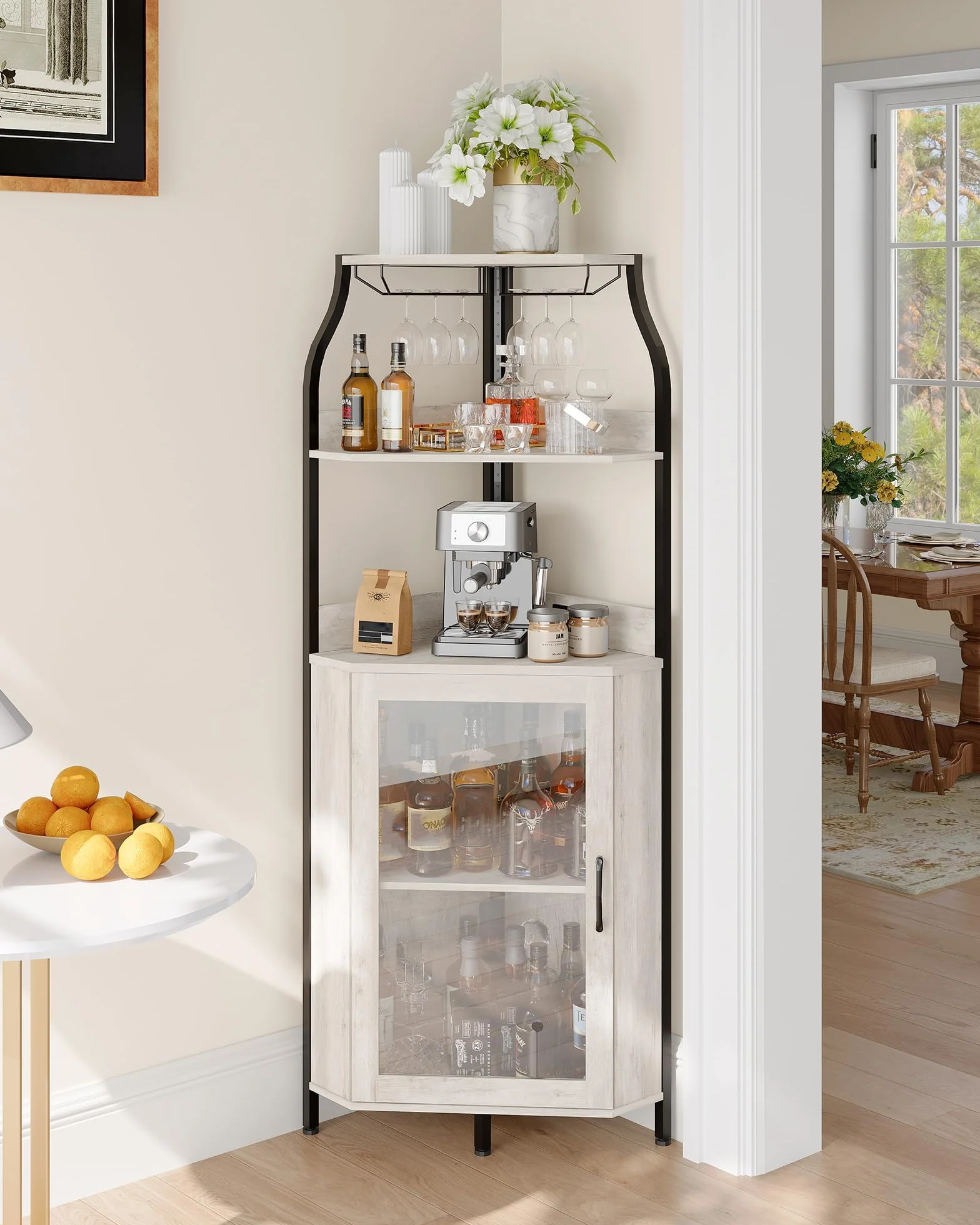 Mobile bar angolare 68" con luci LED, porta in vetro, presa elettrica - Portabottiglie e portabicchieri, 4/5 ripiani regolabili, stile farmhouse rustico per soggiorno o sala da pranzo -