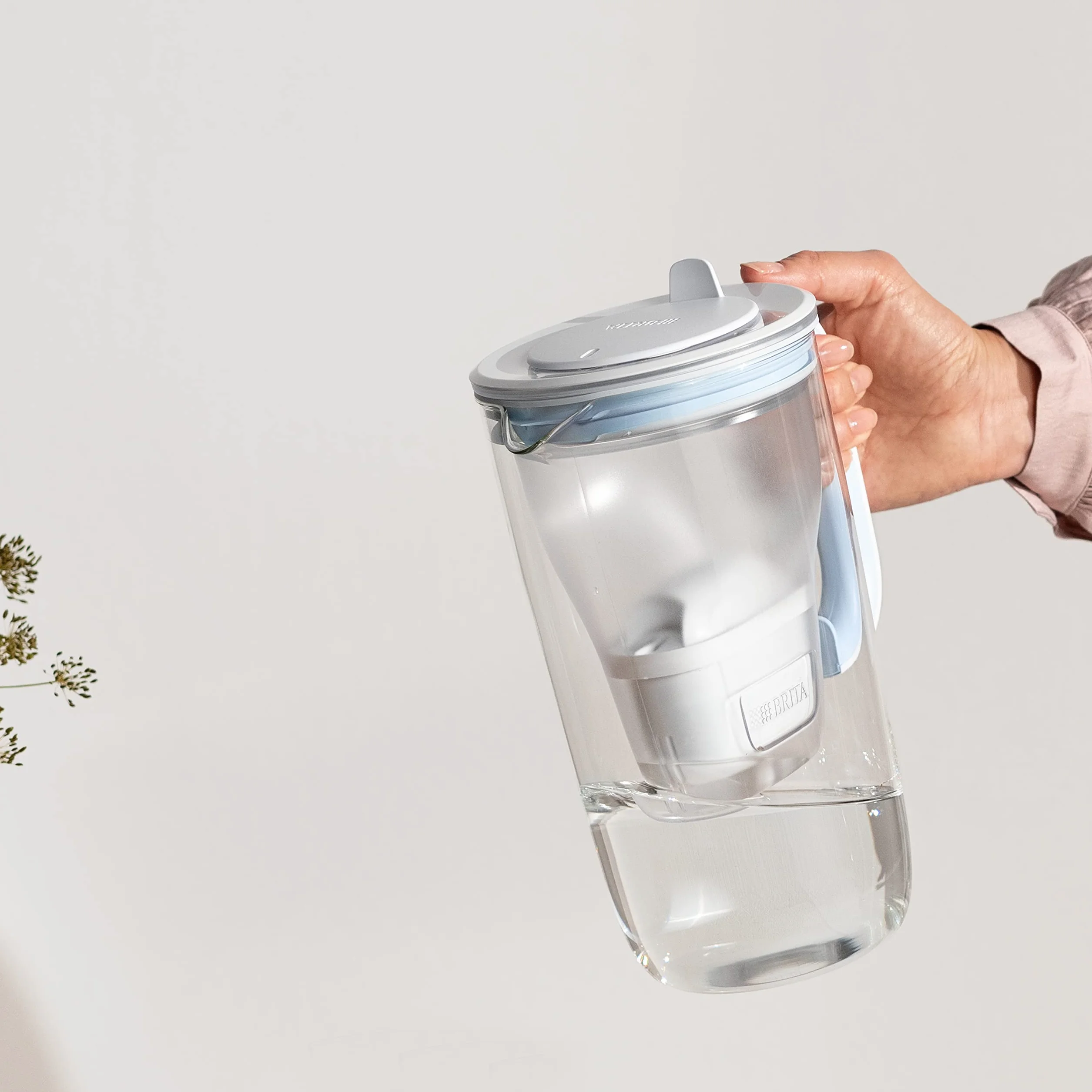 BRITA Caraffa filtrante acqua vetro 2.5L con 3 filtri MAXTRA PRO All-in-1 riducono cloro calcare PFAS metalli