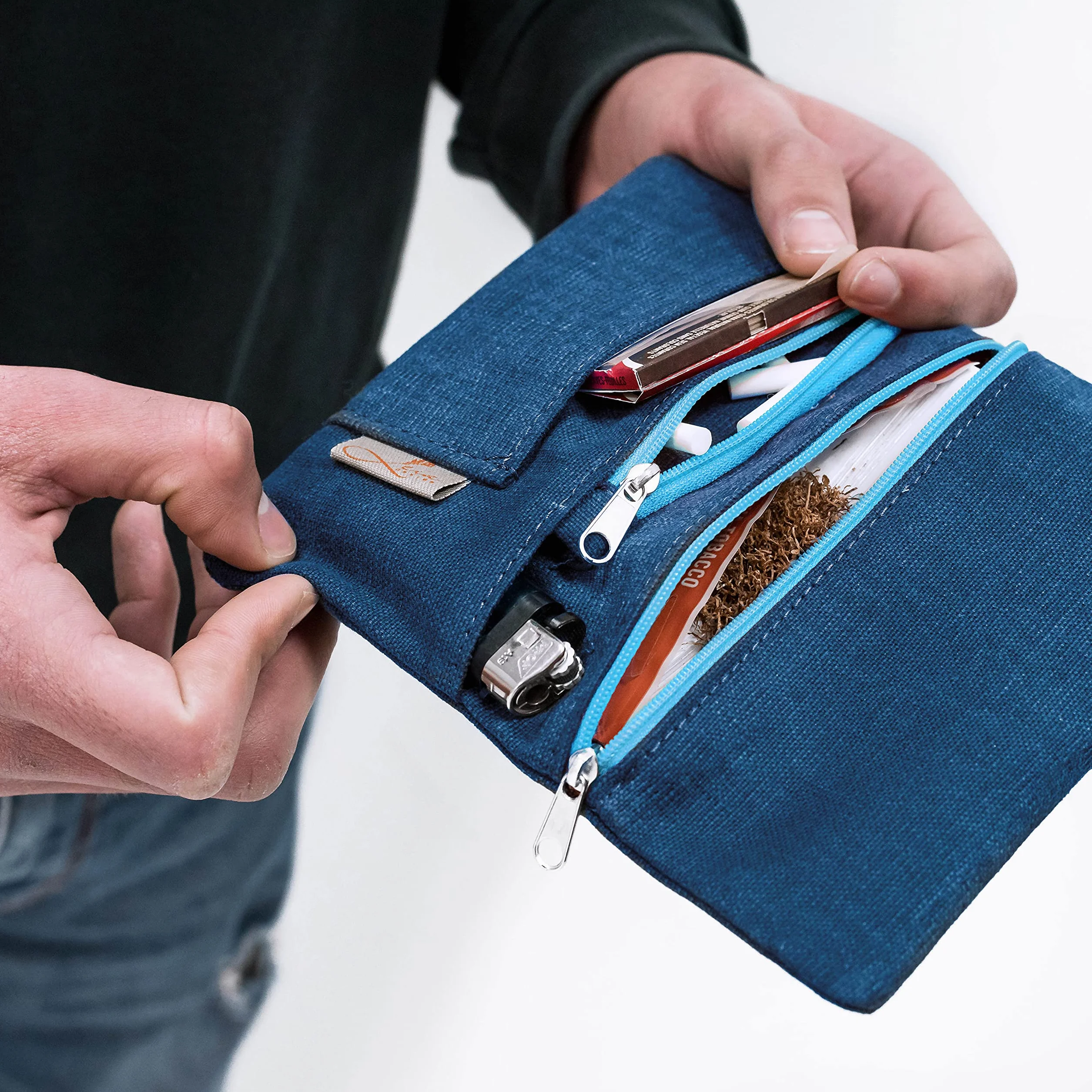 Porta Tabacco in Tessuto con Scomparti per Cartine, Filtri e Accendino - Cucito a Mano - Blu Celeste
