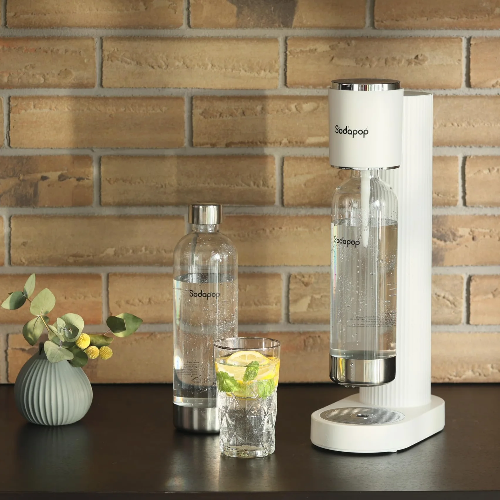 Sodapop Gommino Cooper bianco, con 1 bottiglia in PET, elegante e salvaspazio, altezza 44,9 cm
