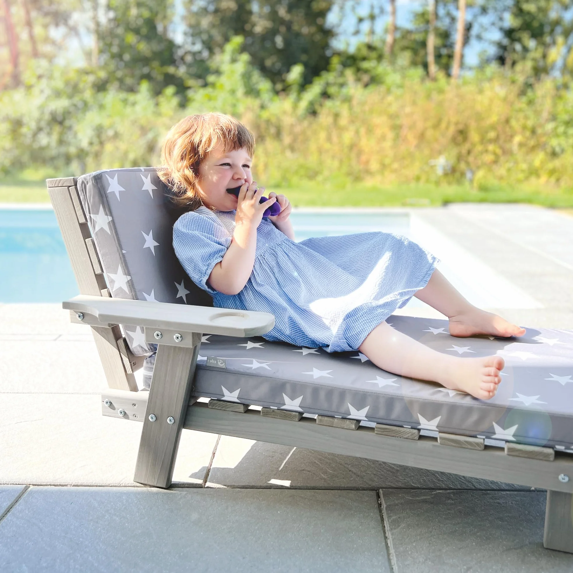 roba Sdraio per Bambini con Cuscini Little Stars - per Esterno, Giardino, Terrazza, all'Aria Aperta - Resistente alle Intemperie - con Portabicchieri - Certificato FSC - Legno Laccato Grigio