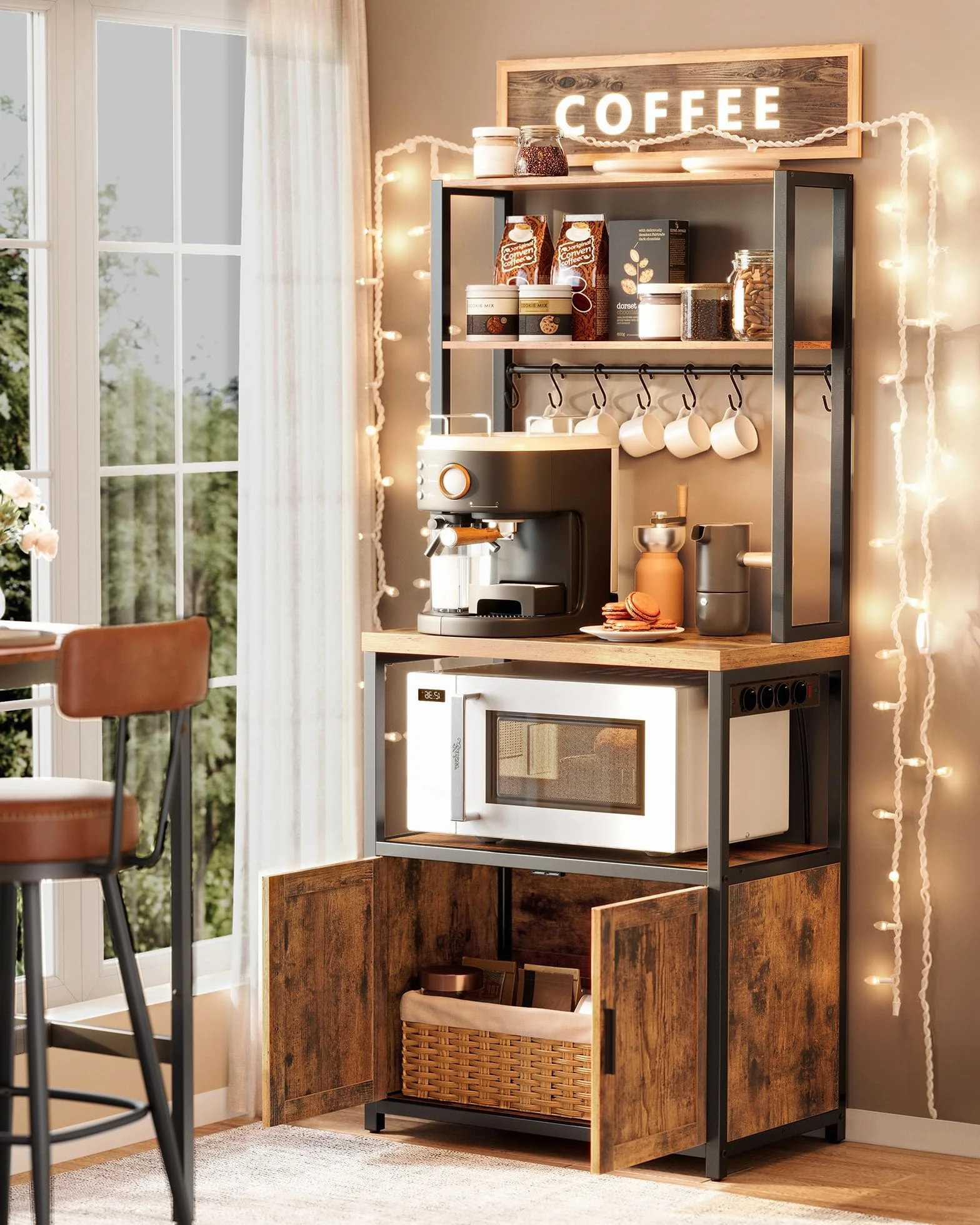 VASAGLE Scaffale Cucina con Prese, con Piano Alto 90 cm, Scaffale per Microonde con 8 Ganci, 40 x 60 x 170 cm, Marrone Vintage e Nero Inchiostro KKS058K02