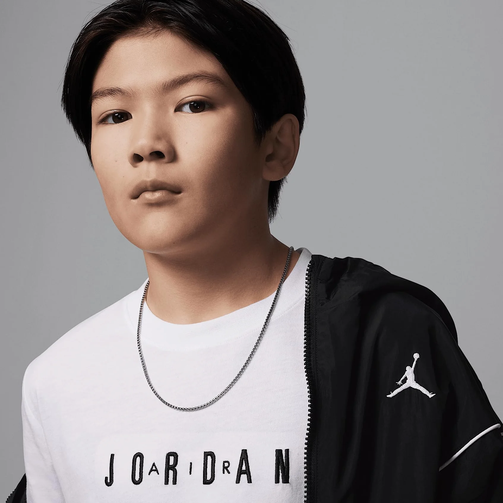 Nike Jordan Big Kids' Embroidered Logo T-Shirt Camice Medico Bambine e Ragazze