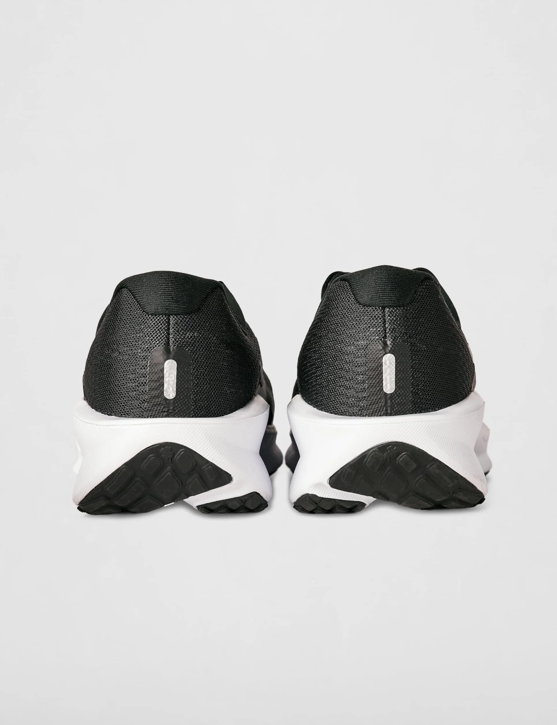 NIKE Men's Downshifter 13 Sneaker