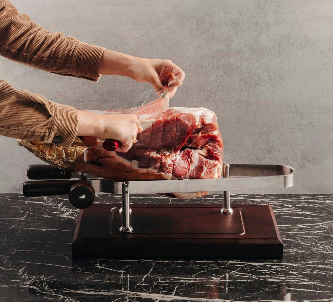 Berkel Morsa per prosciutto Italiano con Base in Legno Scuro