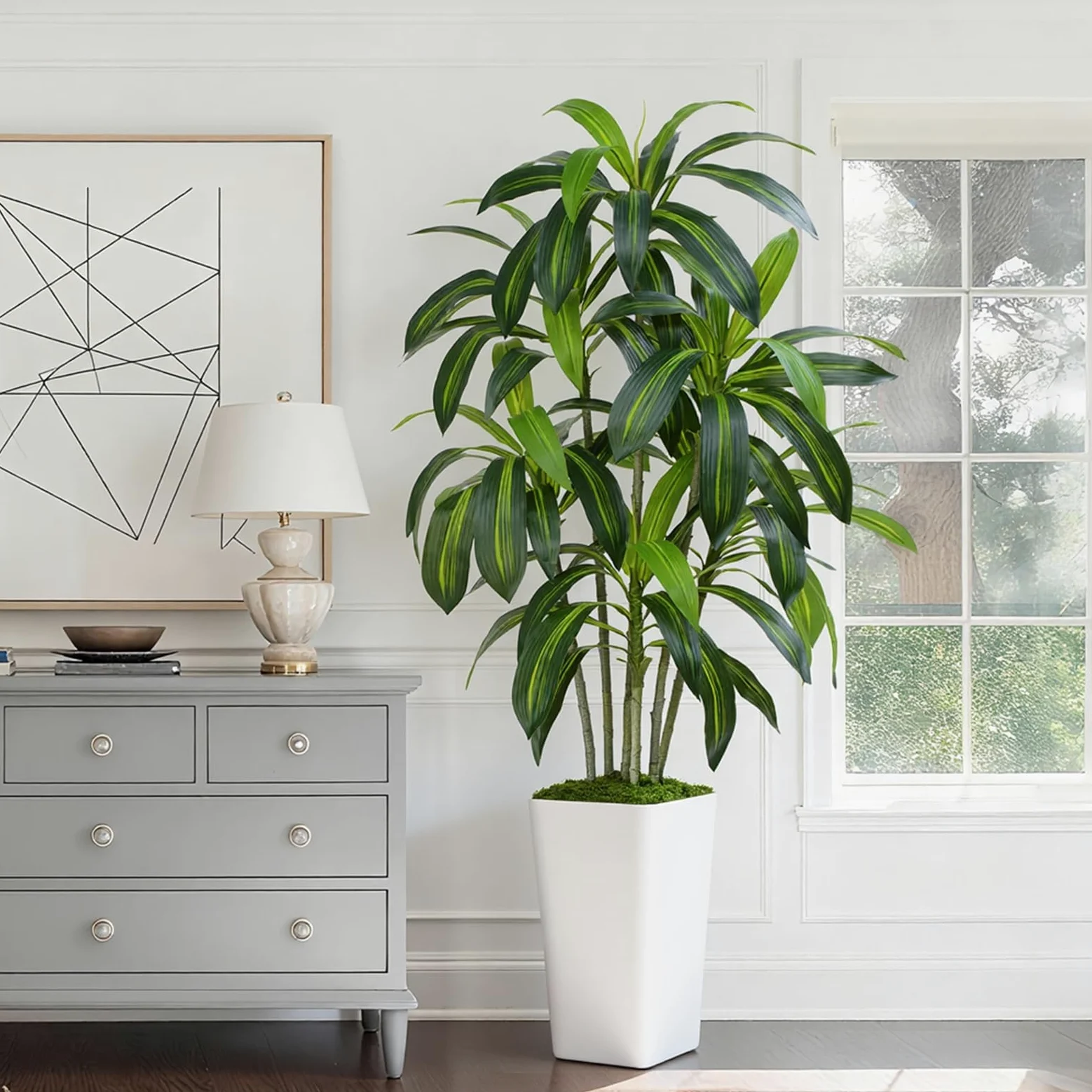Pianta Artificiale Dracaena da 150cm Piante Finte da Interno Con Fioriera Alta Bianca Piante Artificiali da Esterno Per Soggiorno Camera da Letto Ufficio Casa Corridoio Decorazione (1Pz)