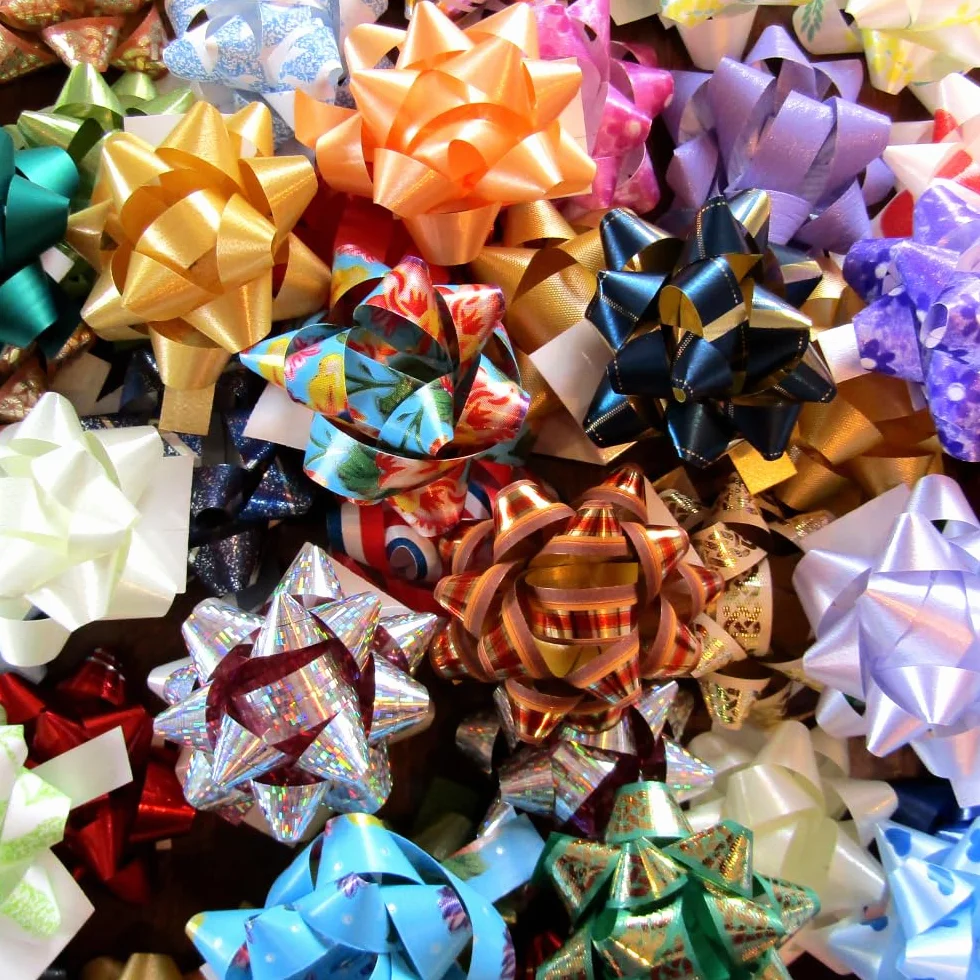 Coccarde adesive assortite Ø 5-6 cm colorate per pacchi regalo compleanno natale MVN8