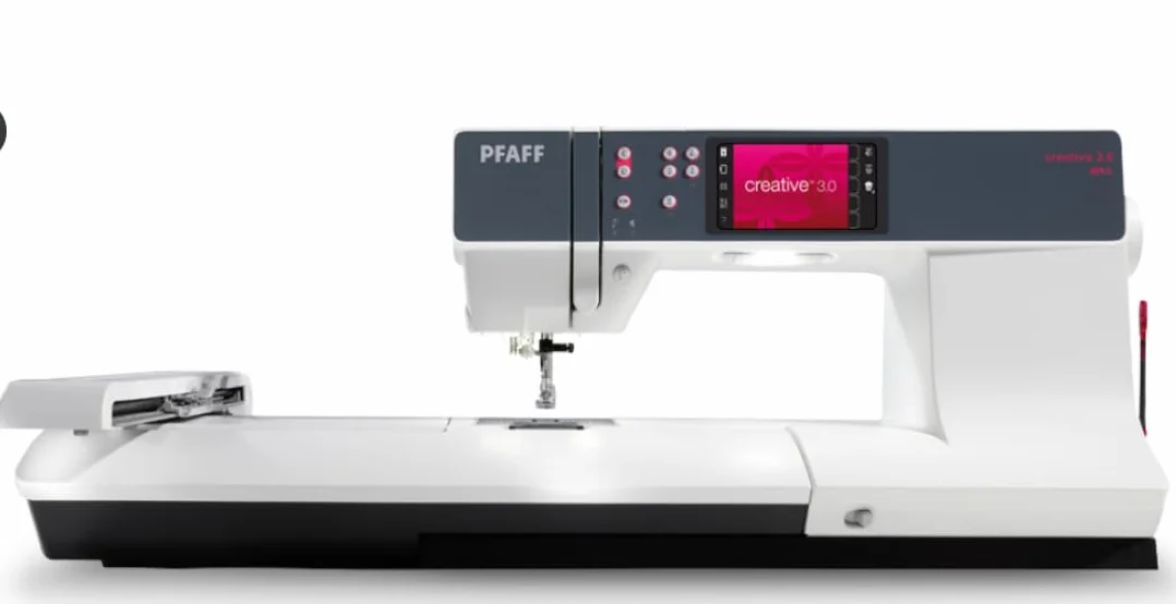 Pfaff Creative 3.0 con 5 anni di garanzia e software per creare ricami omaggio