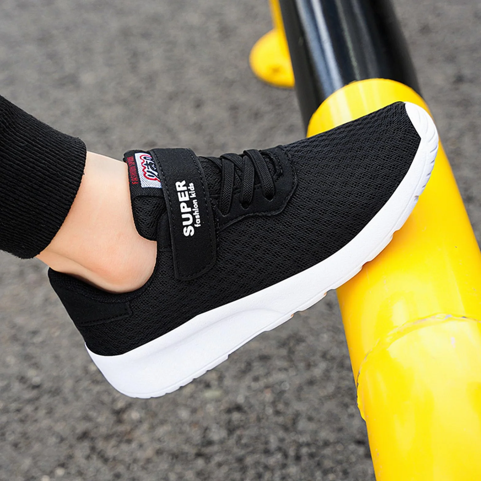 Scarpe da ginnastica per bambini, leggere, traspiranti, senza lacci, per ragazzi e ragazze, con suola flessibile, costruzione durevole, scarpe da corsa per bambini per attività scolastiche e