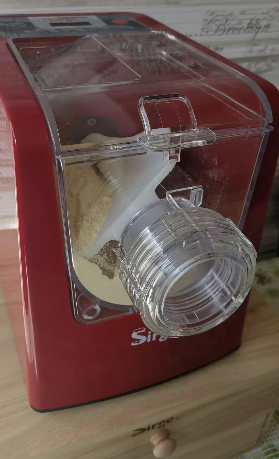 Sirge PASTAMPANE Impastatrice e Macchina per la Pasta fresca all'uovo 3 in 1 Pasta Pane Pizza - 22 Trafile - 1Kg - 300Watt