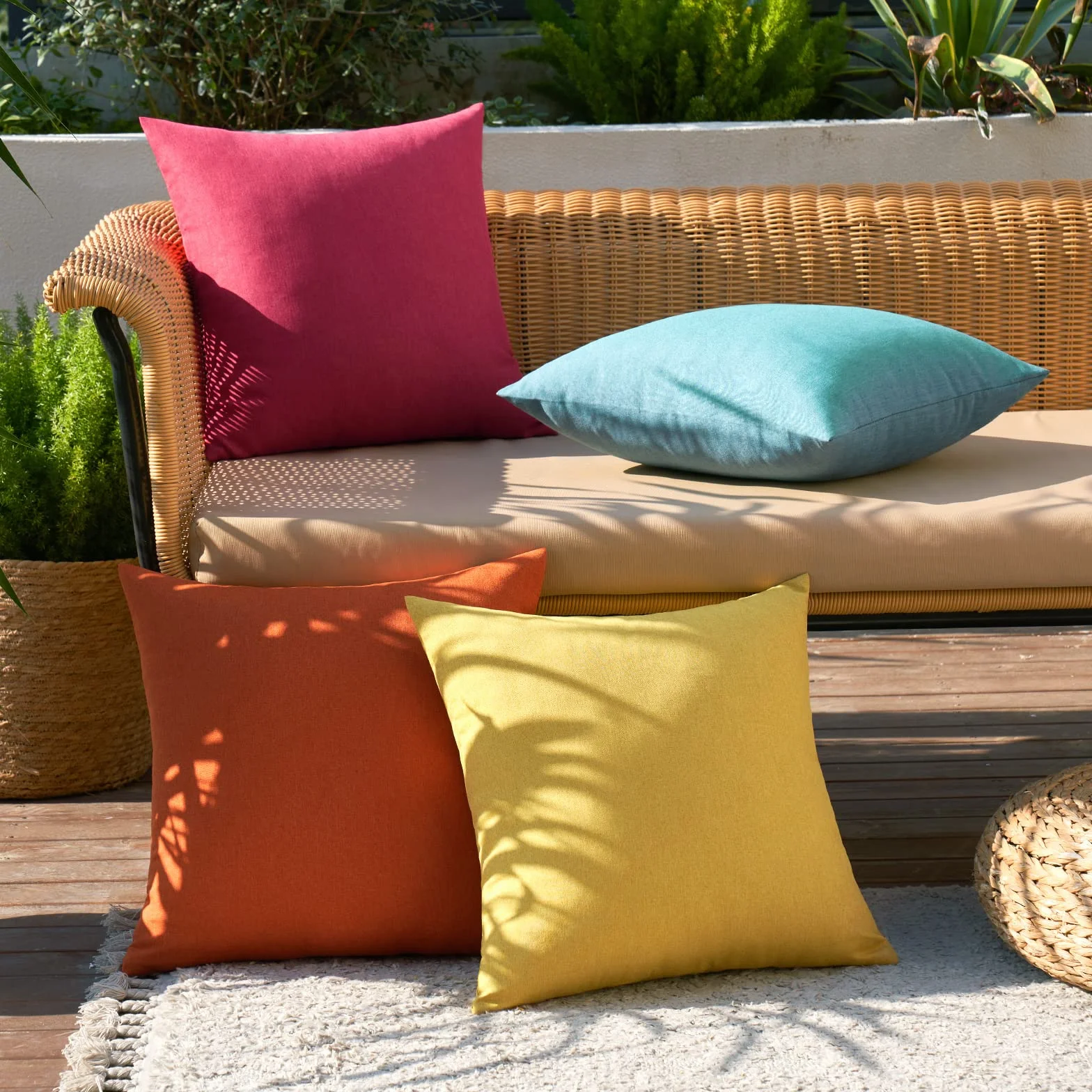 MIULEE Federe Cuscini da Esterno Impermeabili Copricuscini Decorativi Finto Lino Imitazione Fodere Cuscino Quadrato con Cerniera per Giardino Divano Soggiorno Camera Moderno 50x50cm 4 Pezzi Rosso Blu