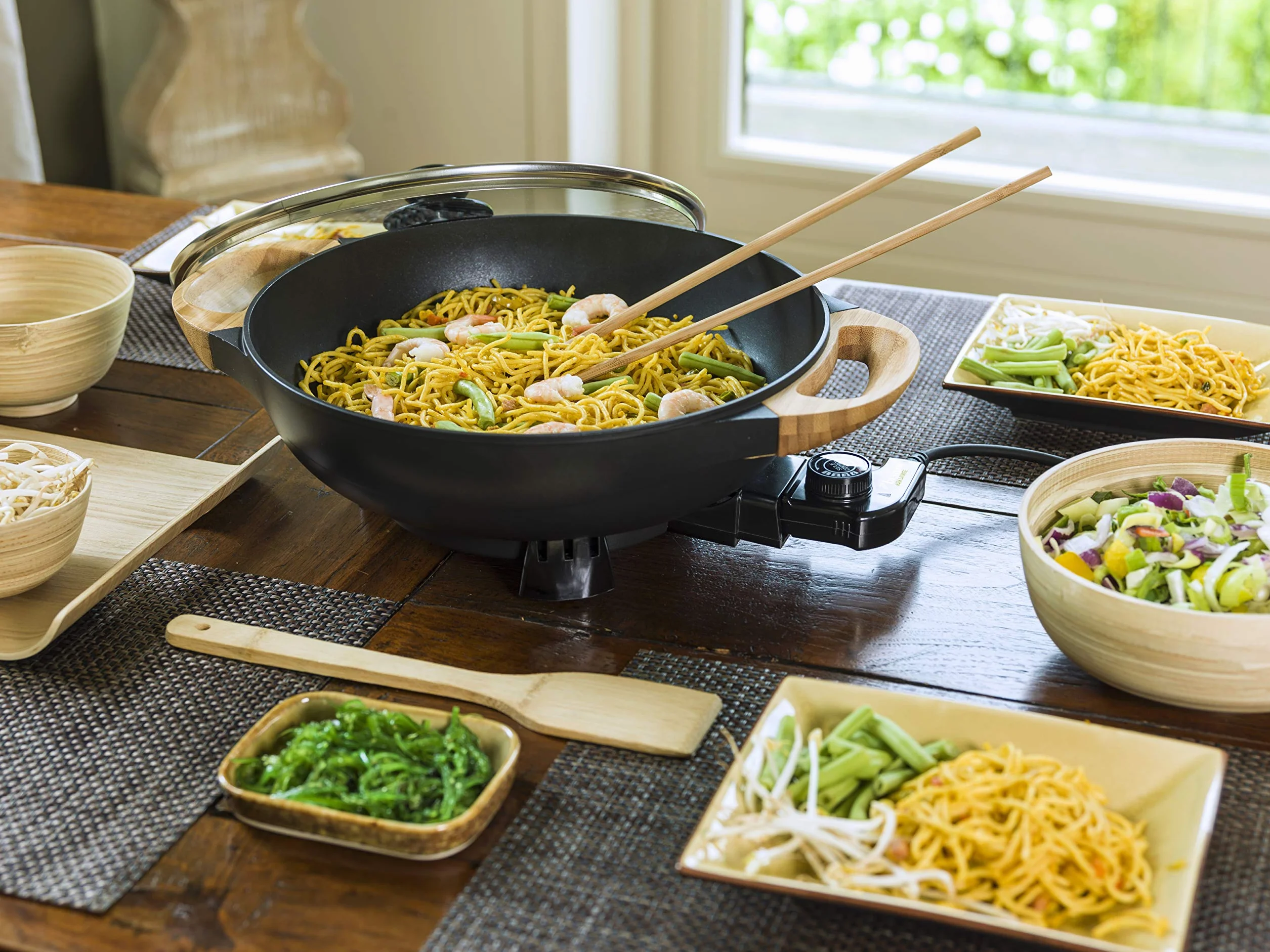 Bestron AEW100AS Wok Elettrico 1500W 5 Litri Nero Metallizzato con Coperchio Vetro e Accessori