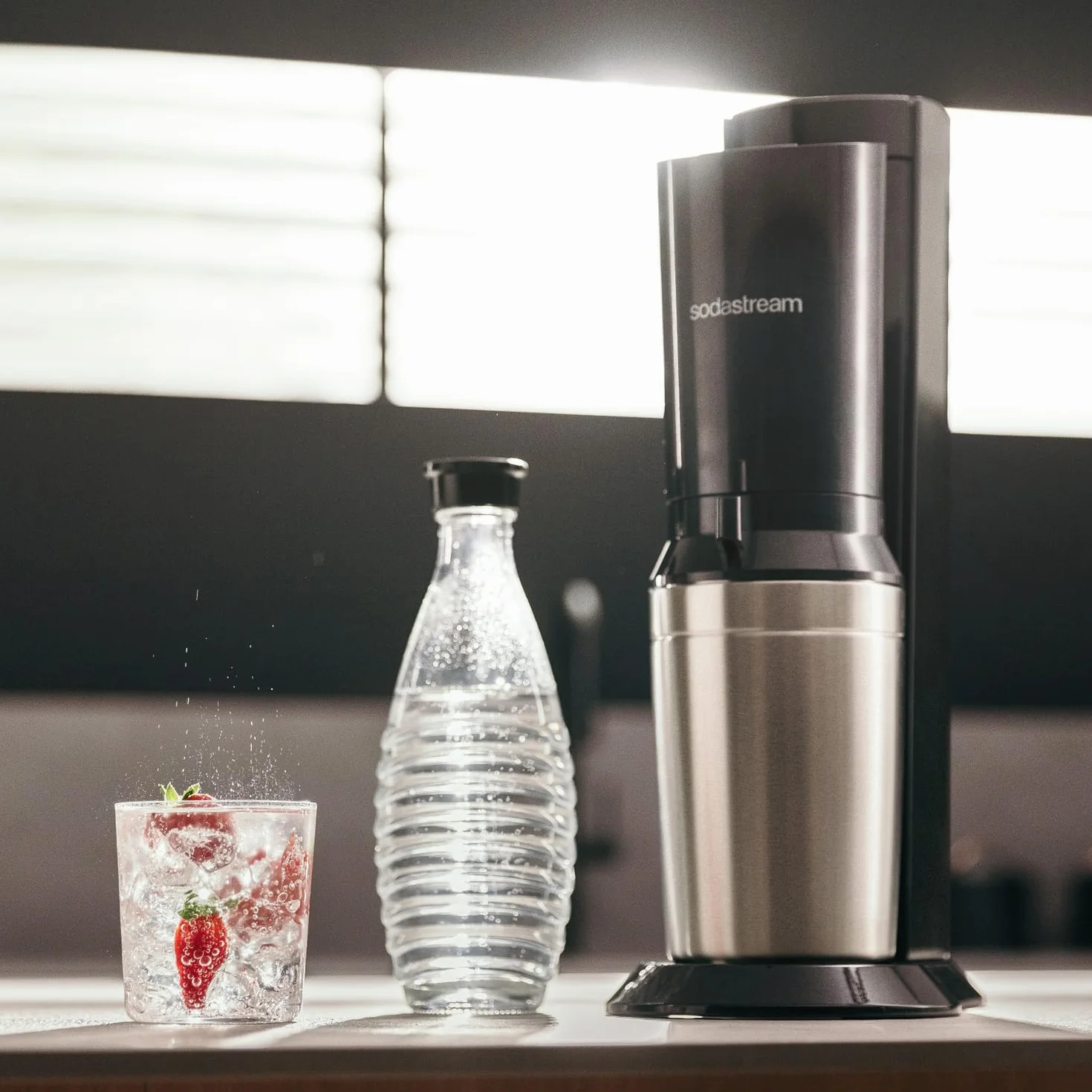 Sodastream Crystal Nero Gasatore acqua frizzante bombola CO2 bottiglia vetro 1L