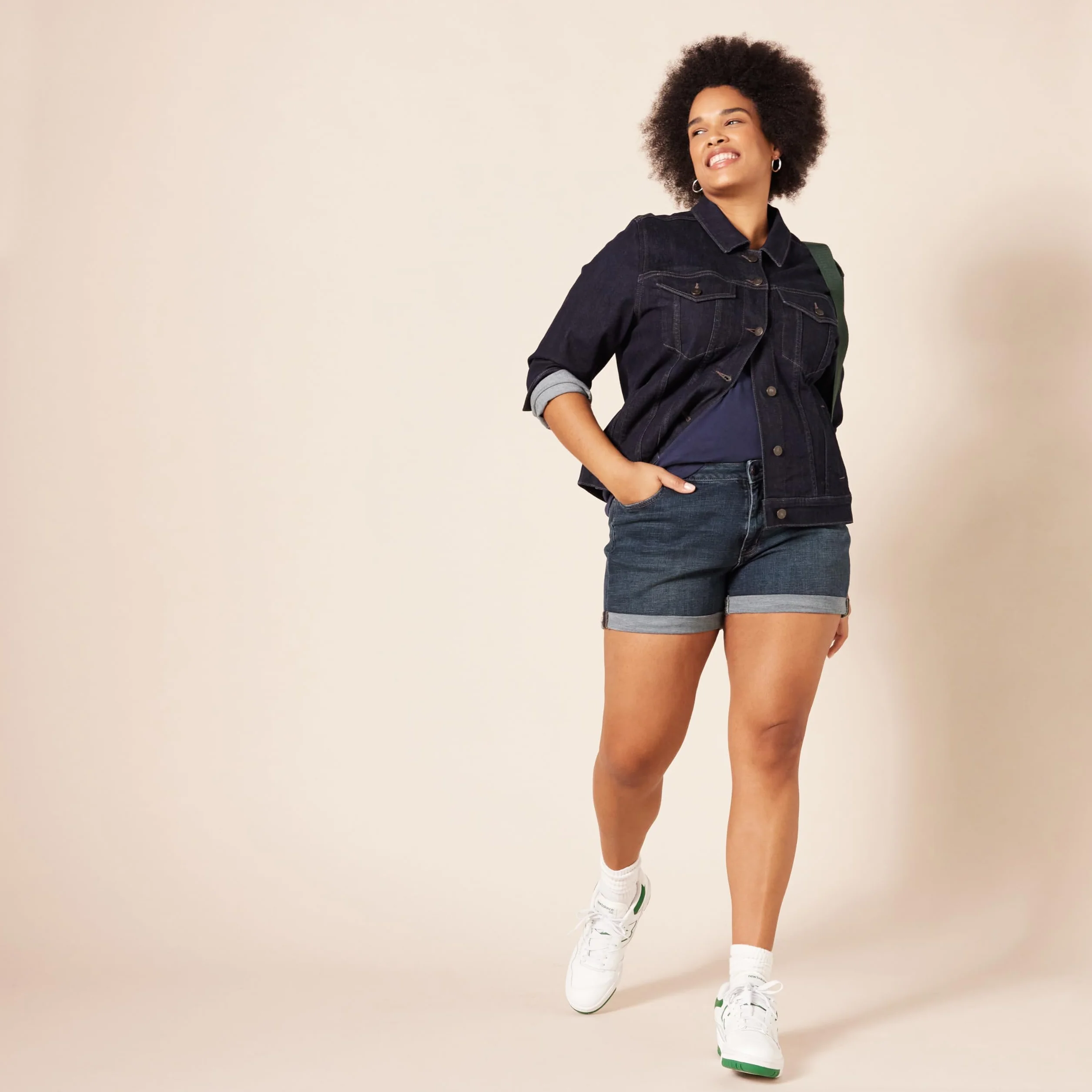 Amazon Essentials Donna Pantaloncini a Vita Media, Vestibilità Aderente e Interno Gamba 10,2cm
