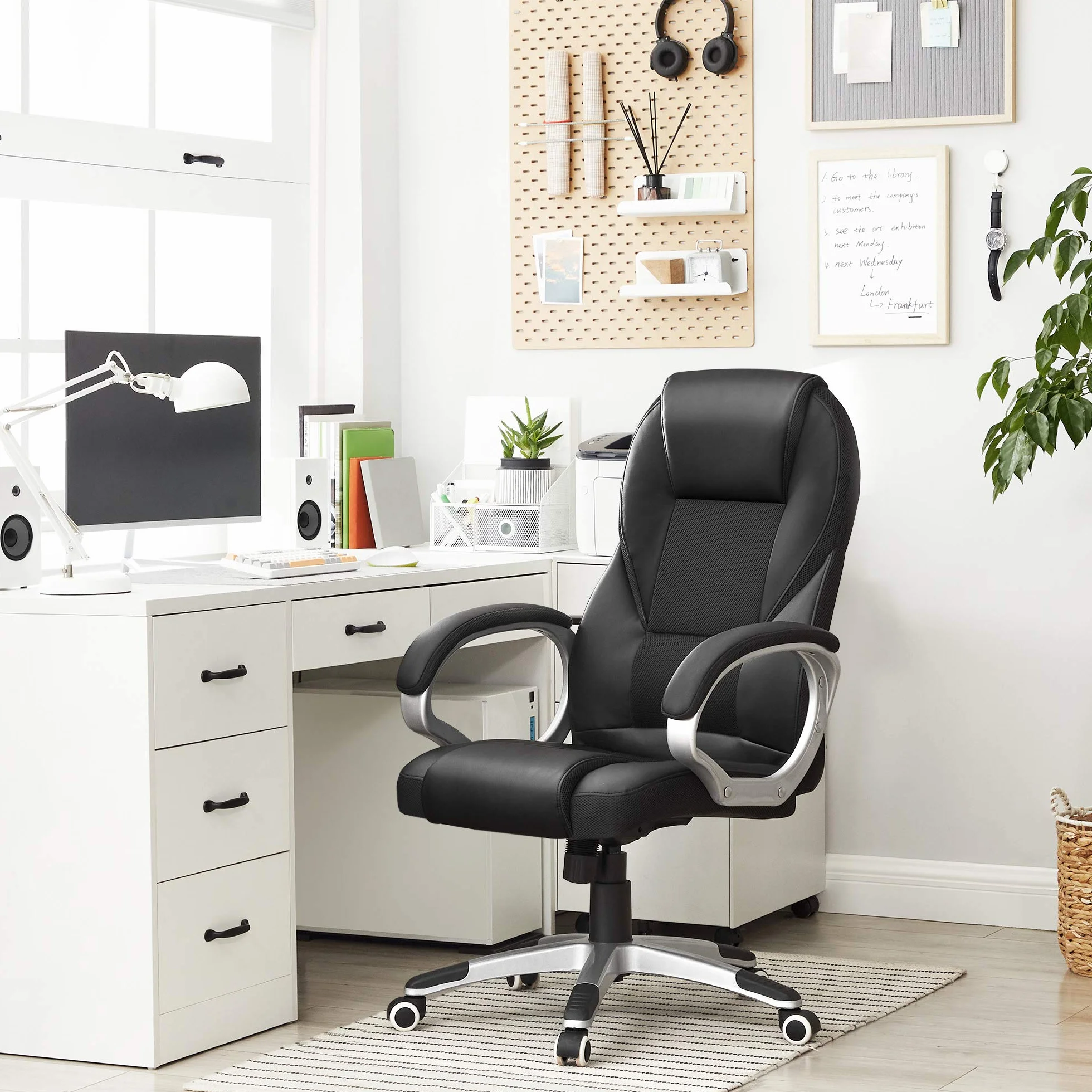 SONGMICS Sedia da Ufficio Ergonomica, Poltrona Direzionale, Girevole e Altezza Regolabile, da Scrivania in Studio e Ufficio, con Rotelle, Nero OBG22B