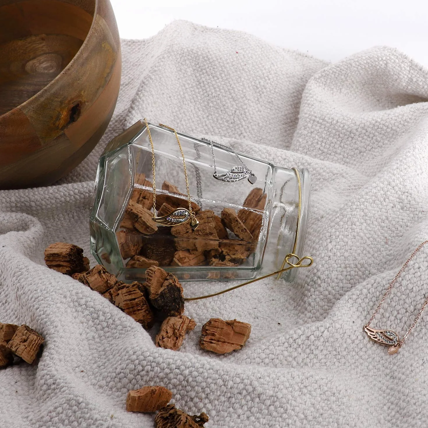 Morella collana da donna acciaio inox dorato ciondolo sacchetto velluto