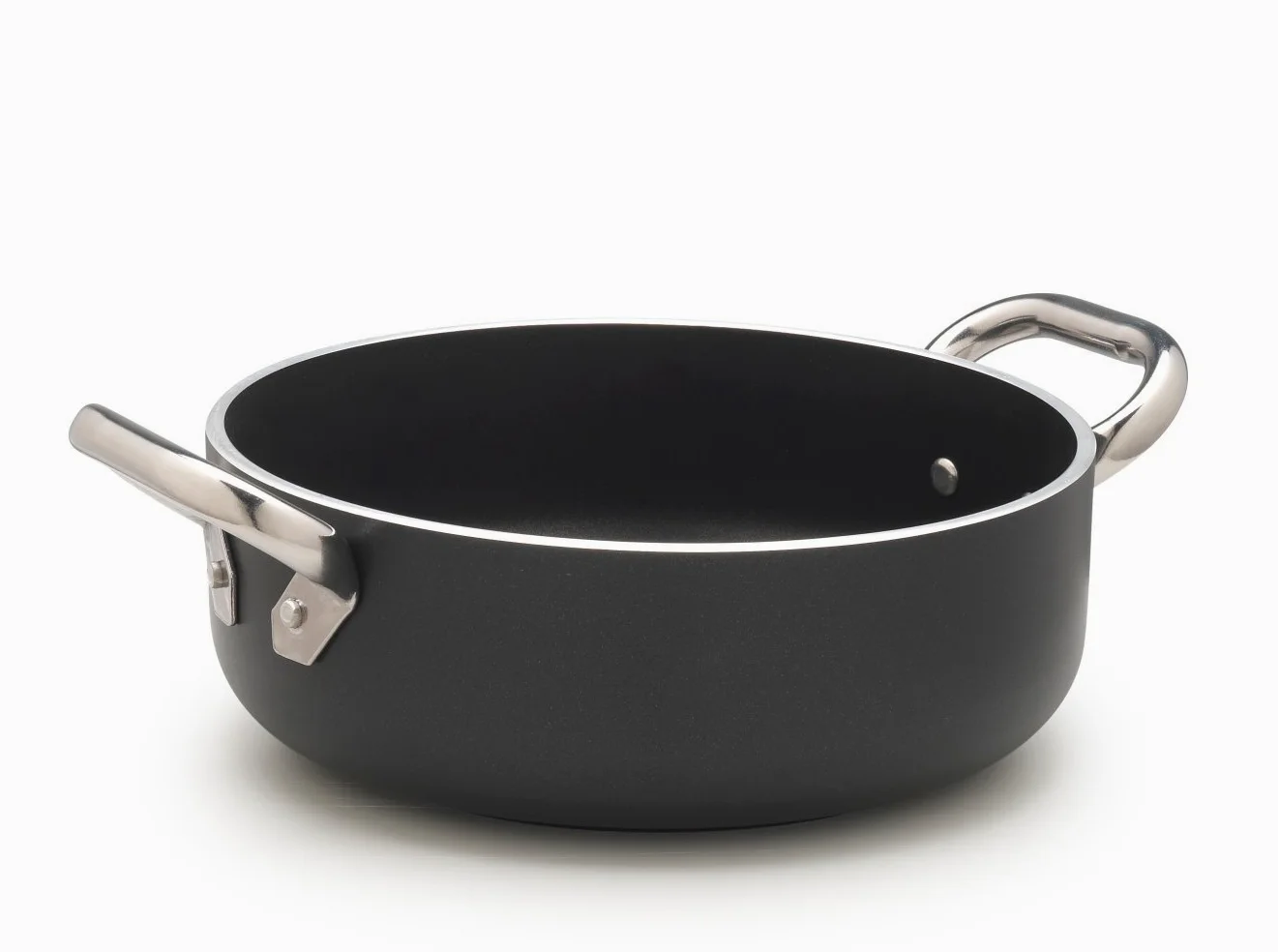Pentole Agnelli ALSA2106SSPI32 Alblack Casseruola Bassa, in Alluminio, Spessore 5 mm, Fondo Induzione da 10 mm, con 2 Manici in Acciaio Inossidabile, 32 cm, Nero