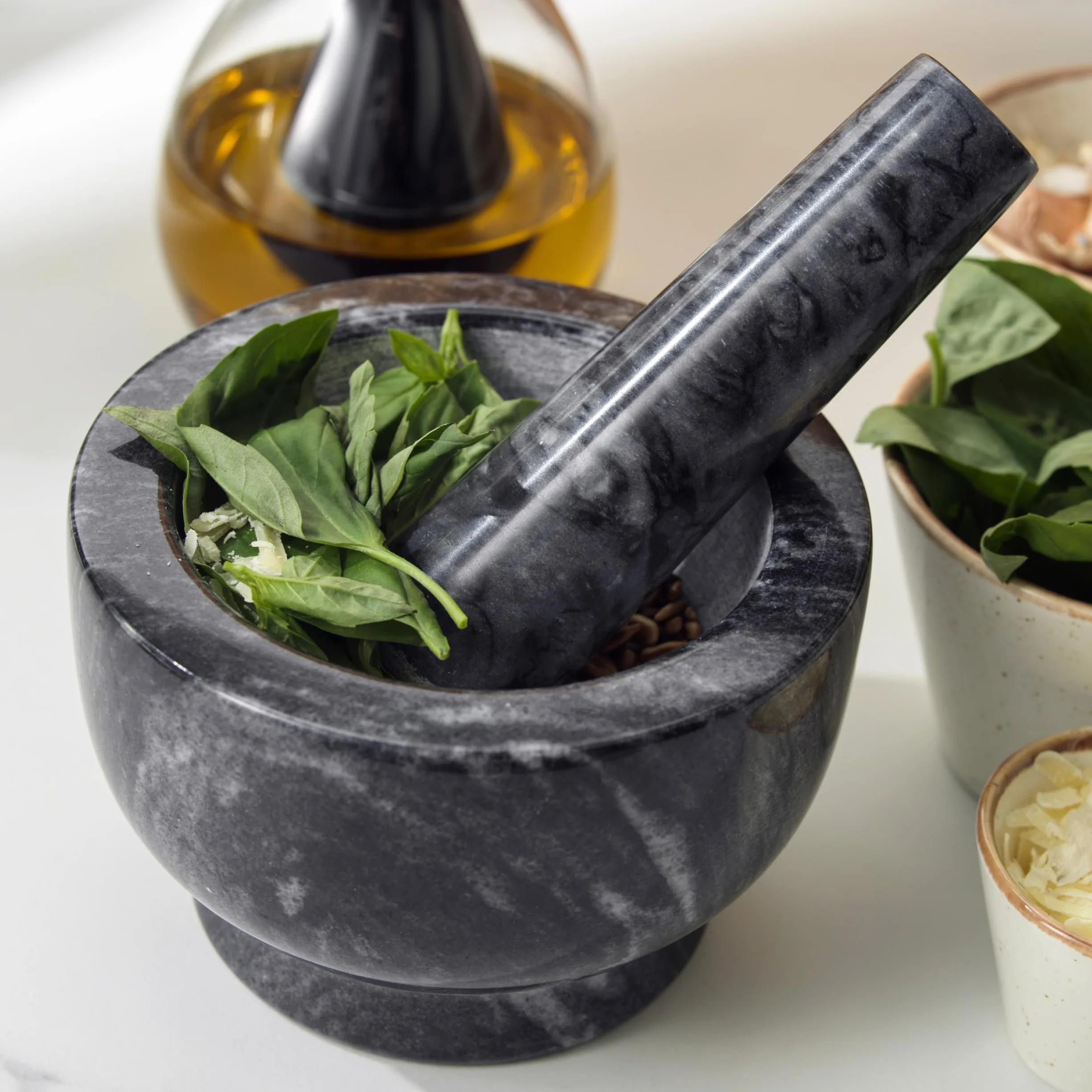 Salter BW11852EU7 Pestello e mortaio di marmo - Grind a mano erbe e spezie per pesto, lavaparabrezza, marinate, condimenti, tritatutto per spezie, frantumatore per erbe, utensile da cucina, nero