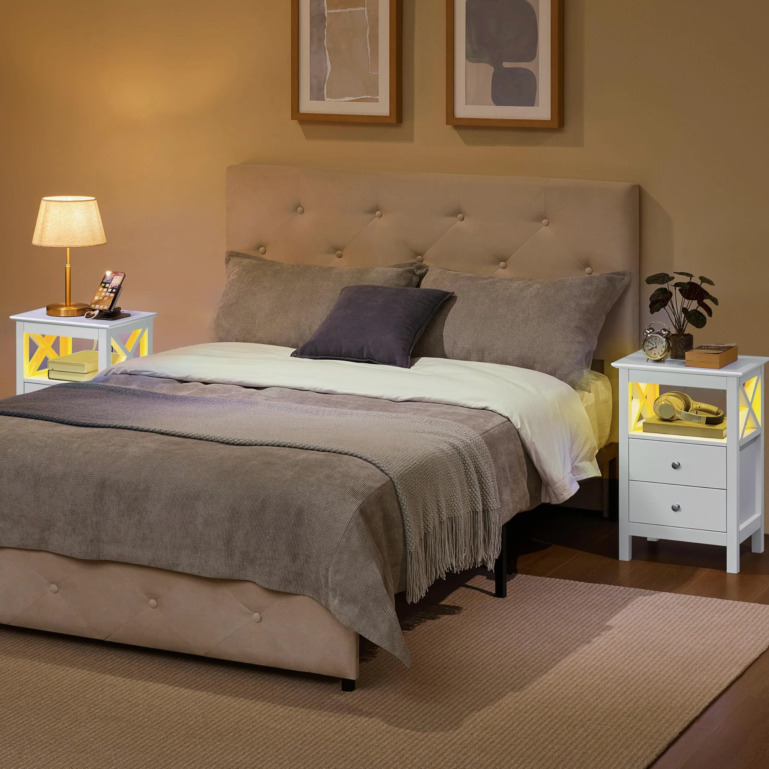 Yaheetech Comodino LED e Stazione Ricarica 2 Cassetti 1 Ripiano Aperto | Stazione di Ricarica Integrata USB e AC, Illuminazione LED Regolabile, Funzione Smart per Camera da Letto Moderna