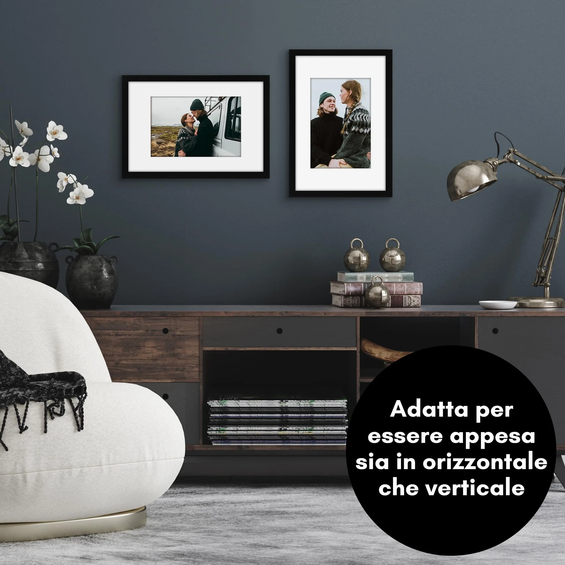 Americanflat Cornice per Foto da 20x30 cm Nera - Cornice da Parete da 20x30 cm con Passepartout o 30x45 cm Senza Passepartout - Plexiglass e Gancio da Parete Integrati