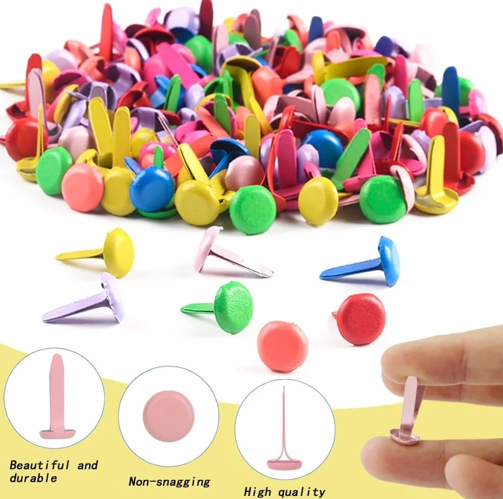 Mini Scrapbooking Brads,100 Perni di Fissaggio Multicolore per Carta,Fermacampioni Rotondi,Perni Divisi in Metallo Adatti per Scrapbooking,Carta da Stampa a Mano