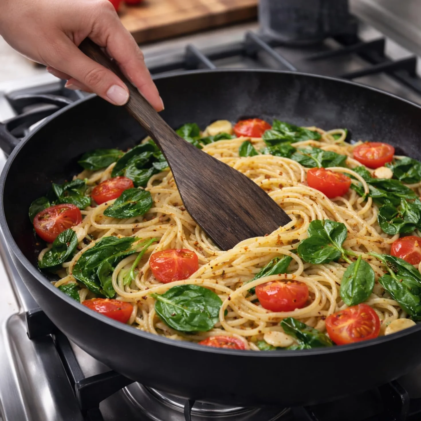 com-four® set utensili cucina 6 pezzi in legno di acacia – cucchiaio, spatola e cucchiaio forato – accessori robusti e delicati per padelle e pentole (acacia in 6 pezzi)