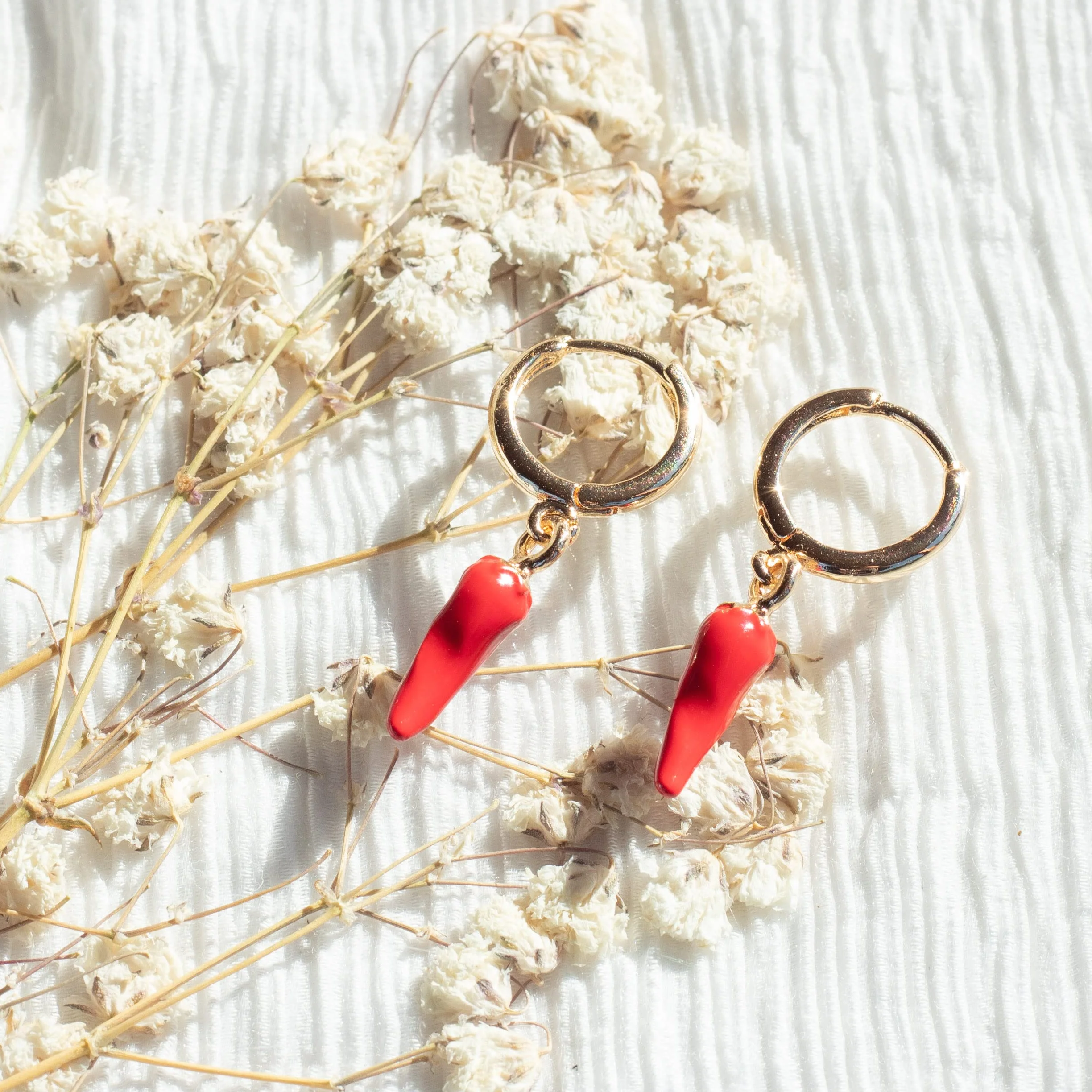 Orecchini Peperoncino Cerchi Dorati Donna Placcati Oro 14k Smaltato Lucente Regalo Rosso