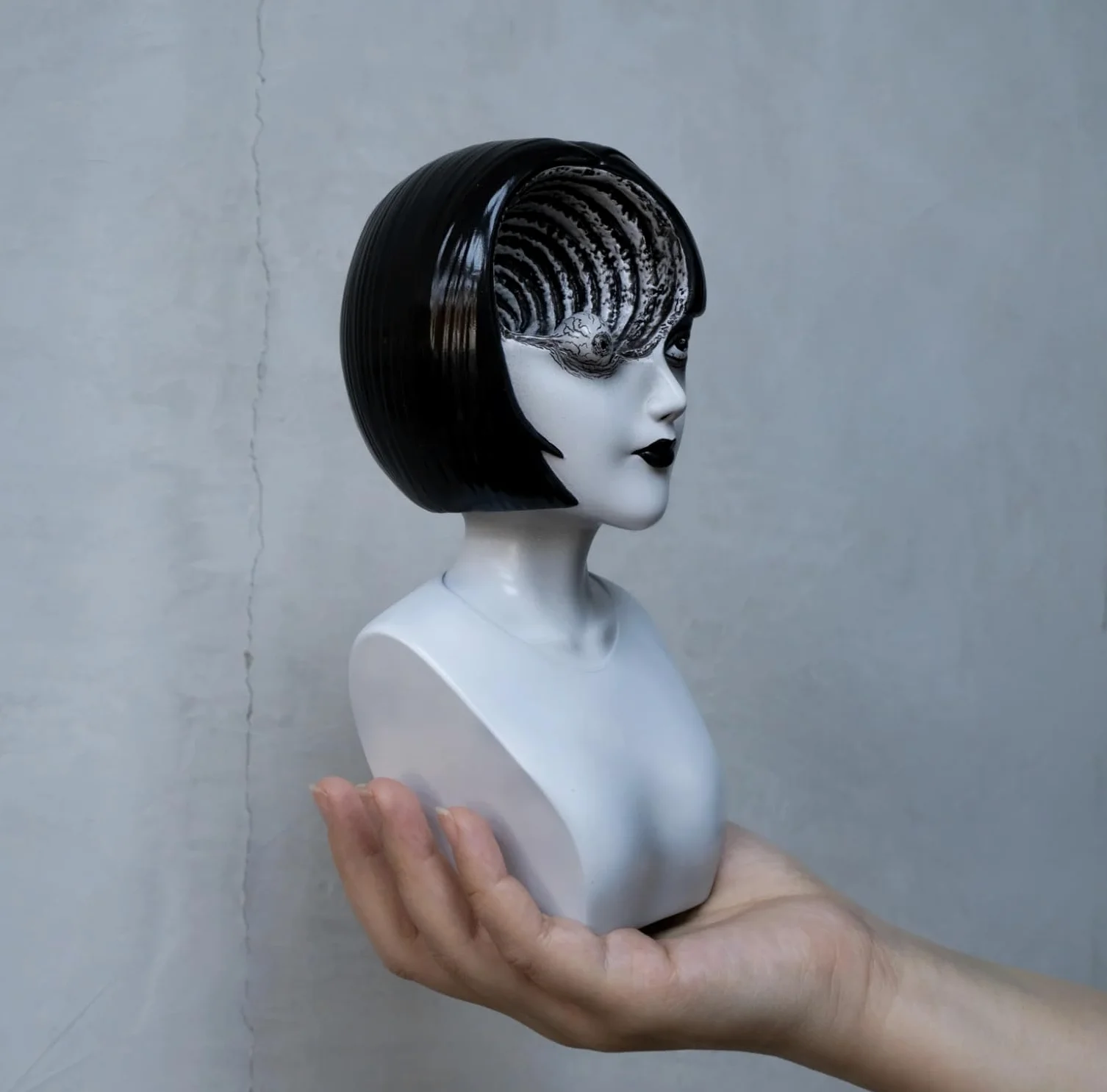 Unbox industries Junji Ito UZUMAKI - Busto in vinile Azami Kurotani