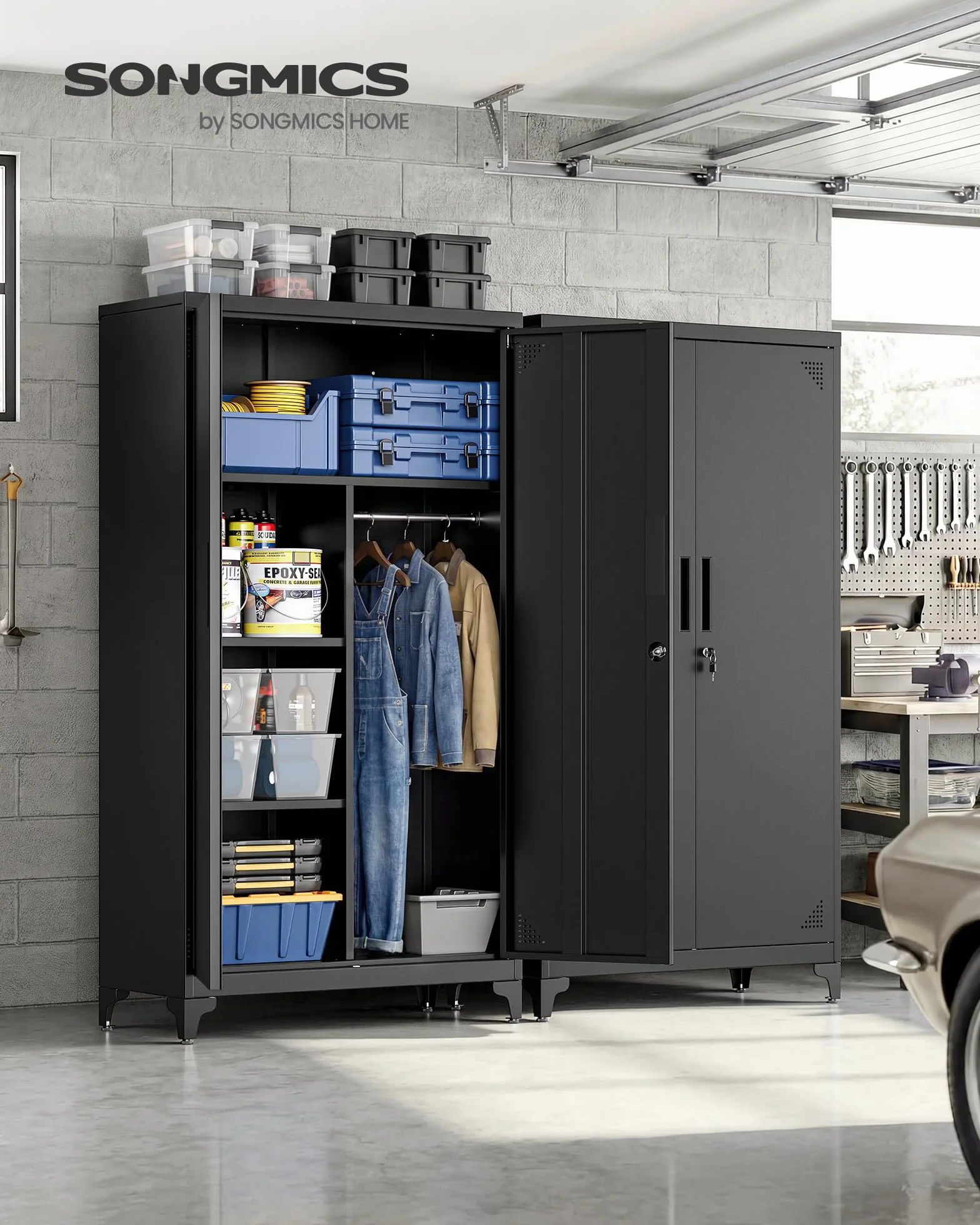 SONGMICS Armadio Multiuso, Guardaroba, Mobile da Ufficio in Metallo, con 2 Ante, 5 Scomparti, Barra Appendiabiti, Chiusura a Chiave, Piedini Alti, 80 x 40 x 165 cm, Nero Opaco OMC018BD01