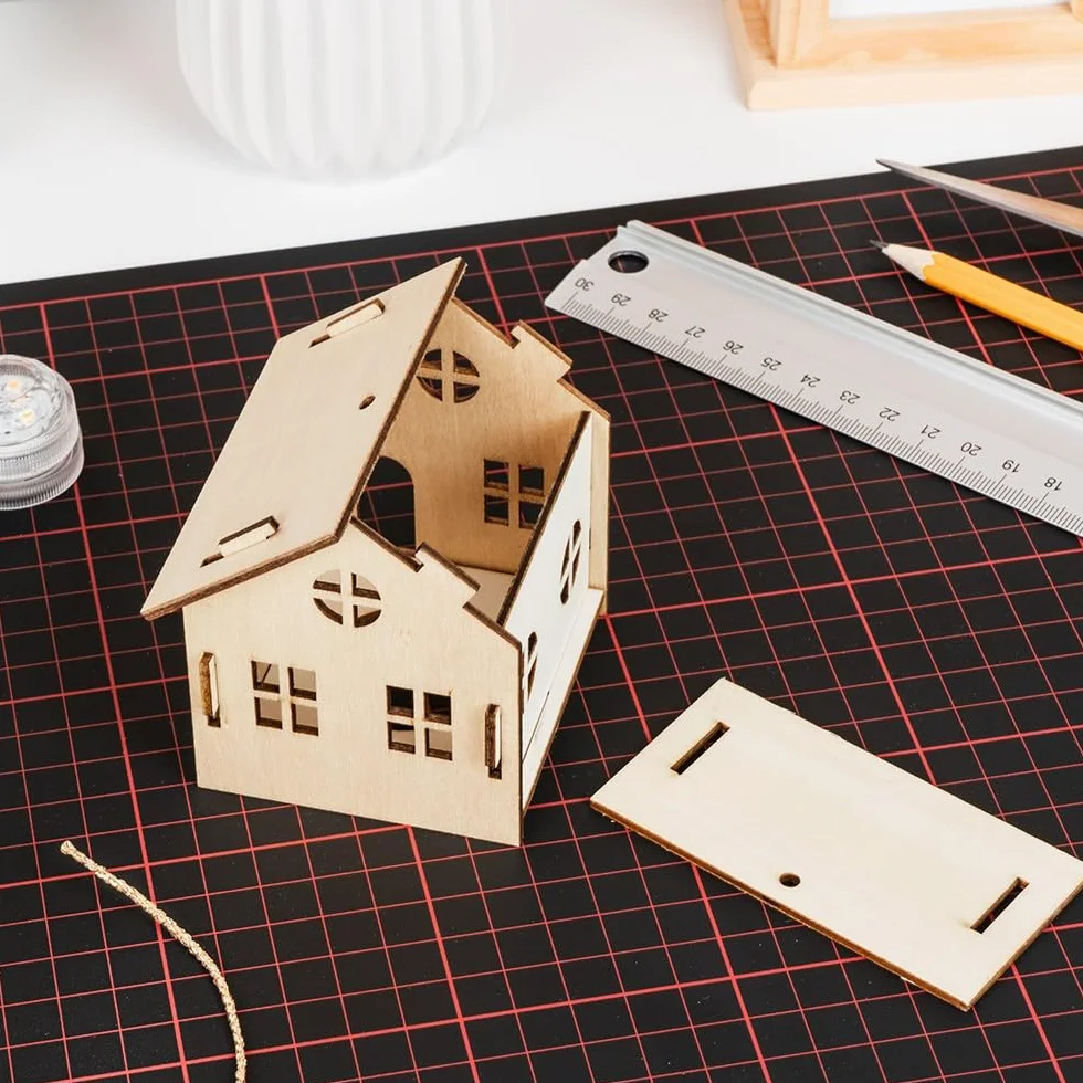 Casa di Legno Decorativa Naturale Miniatura da Assemblare per LED Tea Light 7,3 cm x 8,4 cm x 7,8 cm