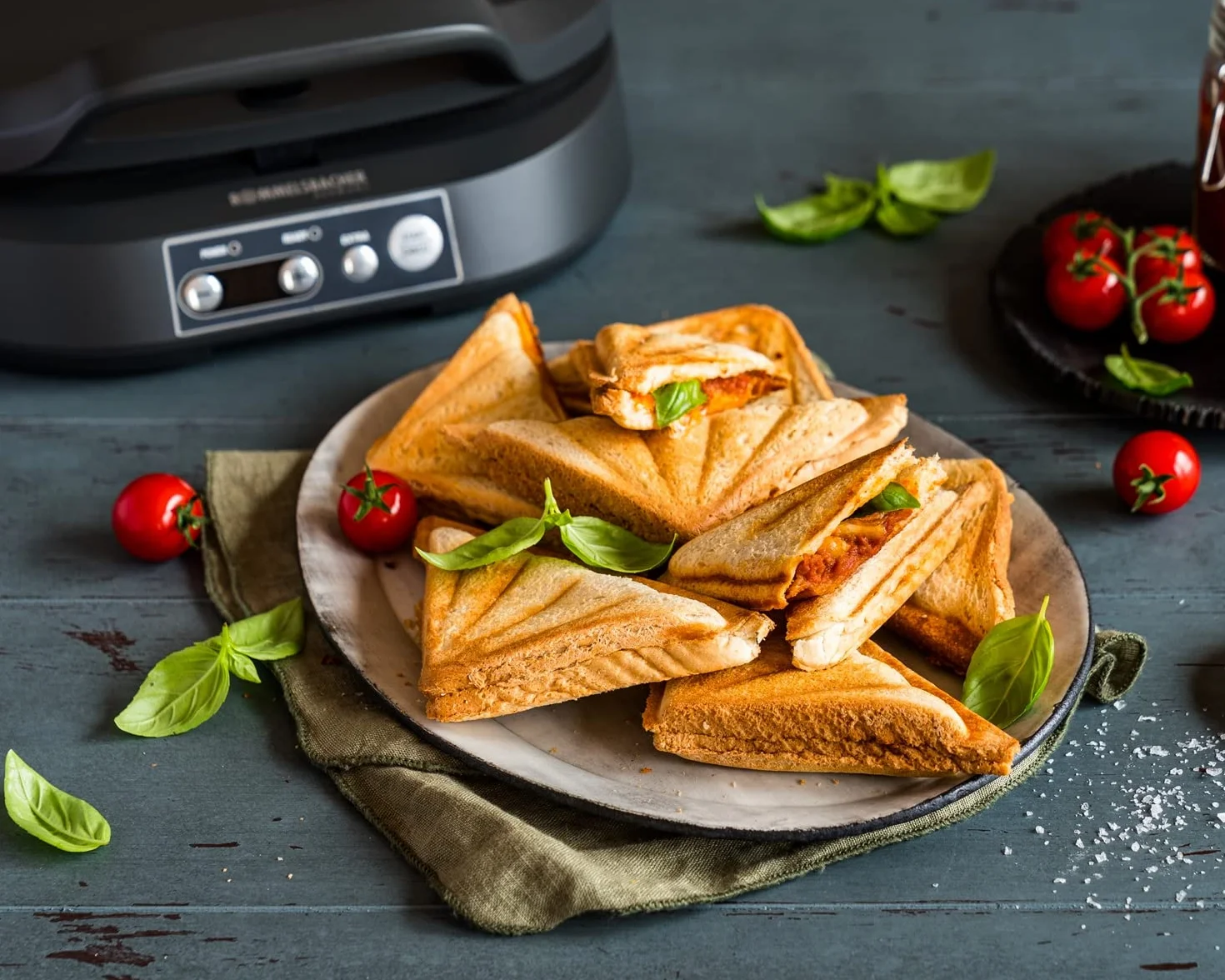 ROMMELSBACHER Sandwich Maker ST 1800, 4 sandwich XL, antiaderente, timer da 15 minuti, spegnimento automatico, alloggiamento Cool Touch, 1800 Watt, grigio ardesia