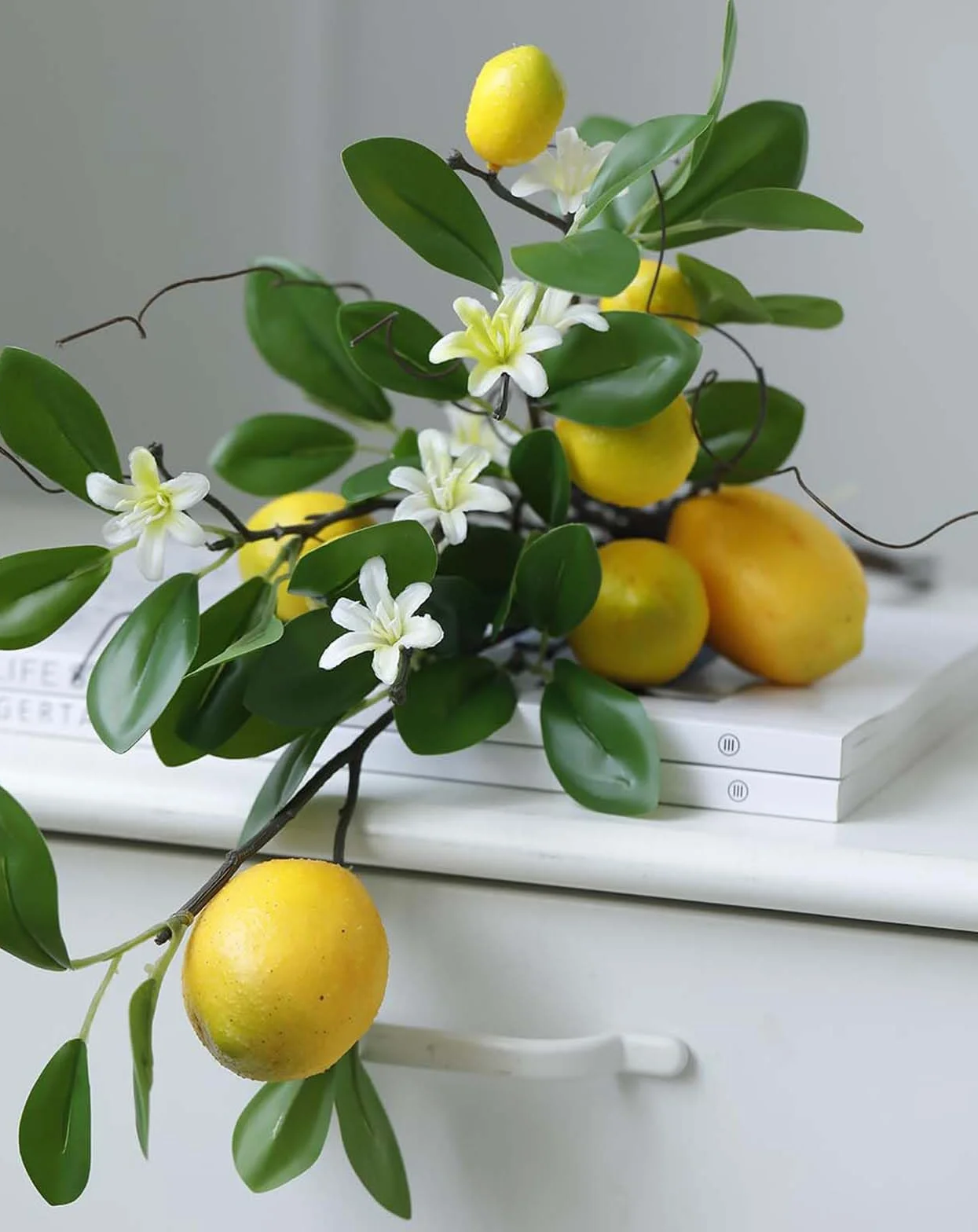 Rami di Limone Artificiali 8 Teste Finti Gialli con Steli Lunghi e Salice per Decorazione Tavolo