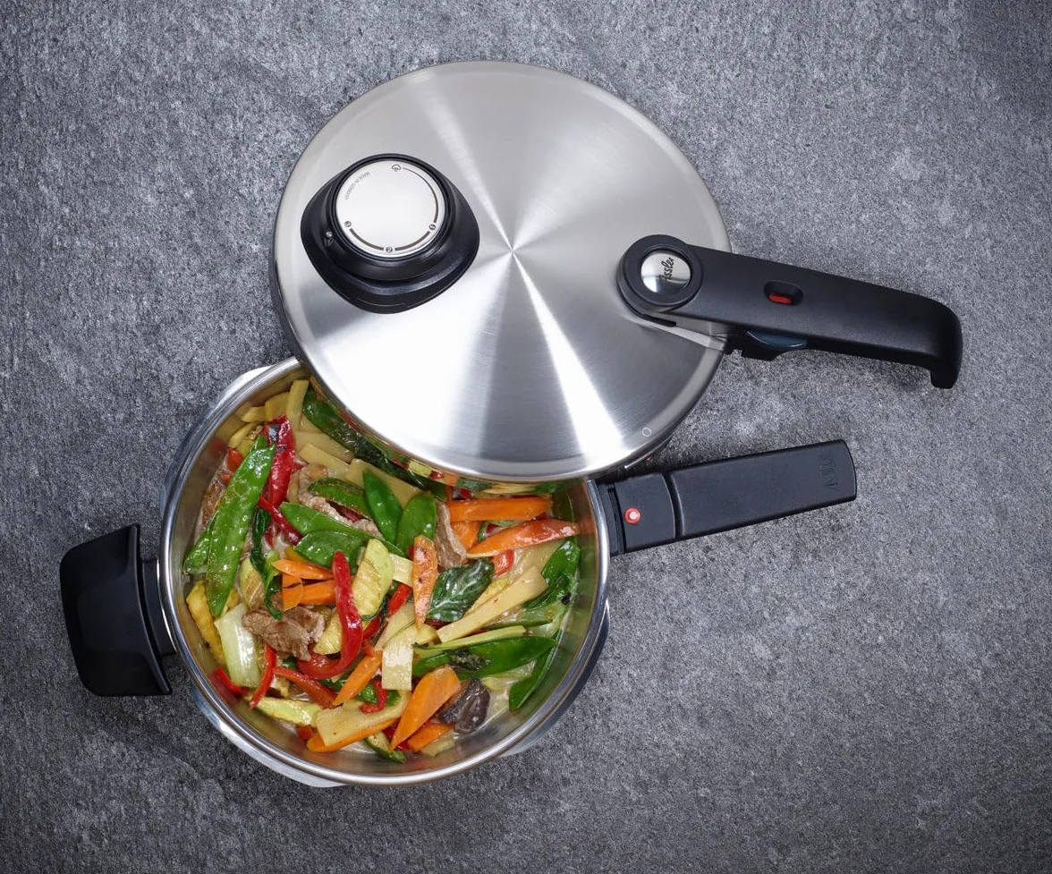 Fissler Vitavit Premium Pentola a pressione in acciaio inox 4.5 L, 22 cm, 4 livelli di cottura, incluso inserto, adatta a fornelli a induzione