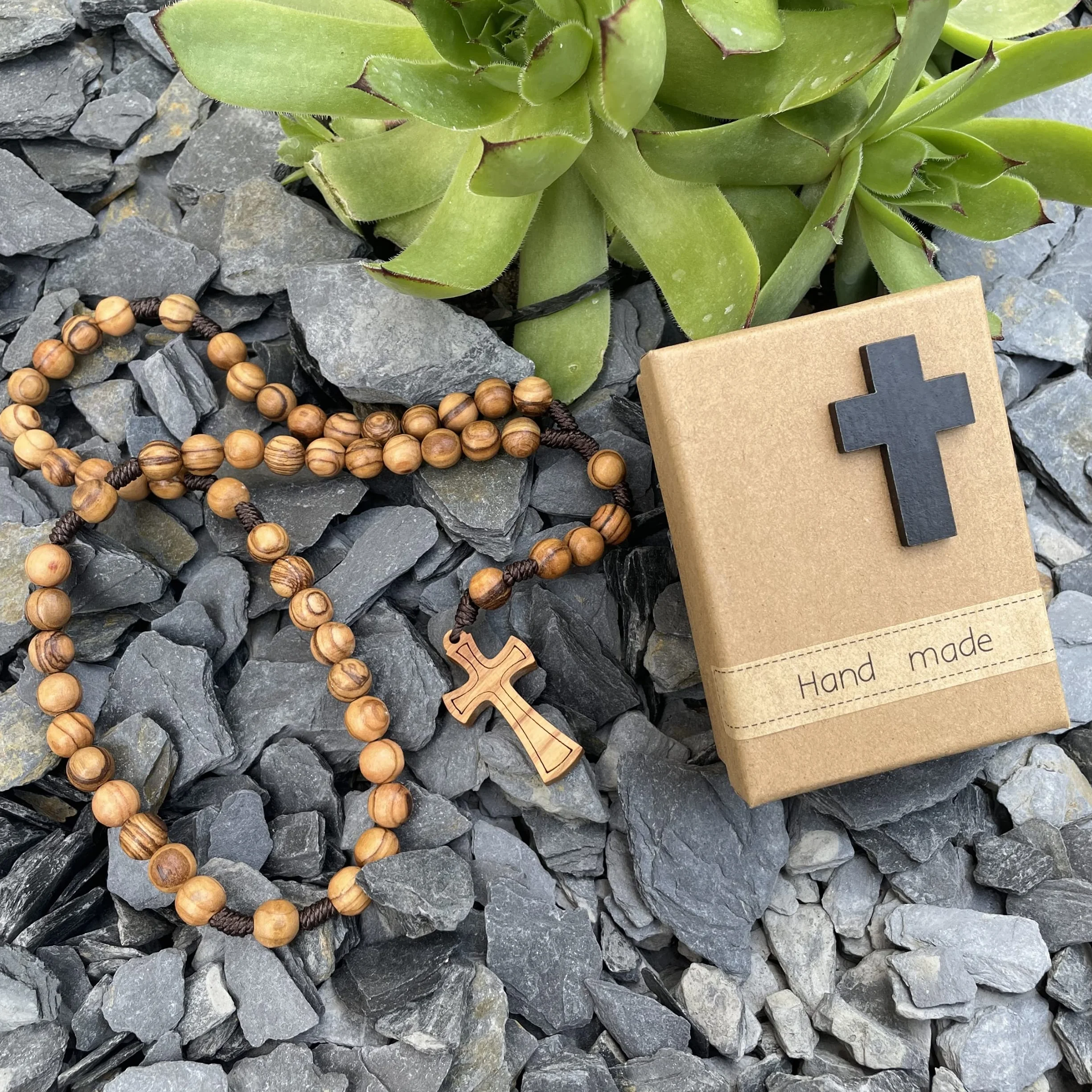 rosario in legno d'ulivo fatto a mano a Gerusalemme, rosario in scatola di carta Kraft con crocifisso, regalo battesimo, comunione, feste cristiane, nascita, compleanno, protezione auto, casa