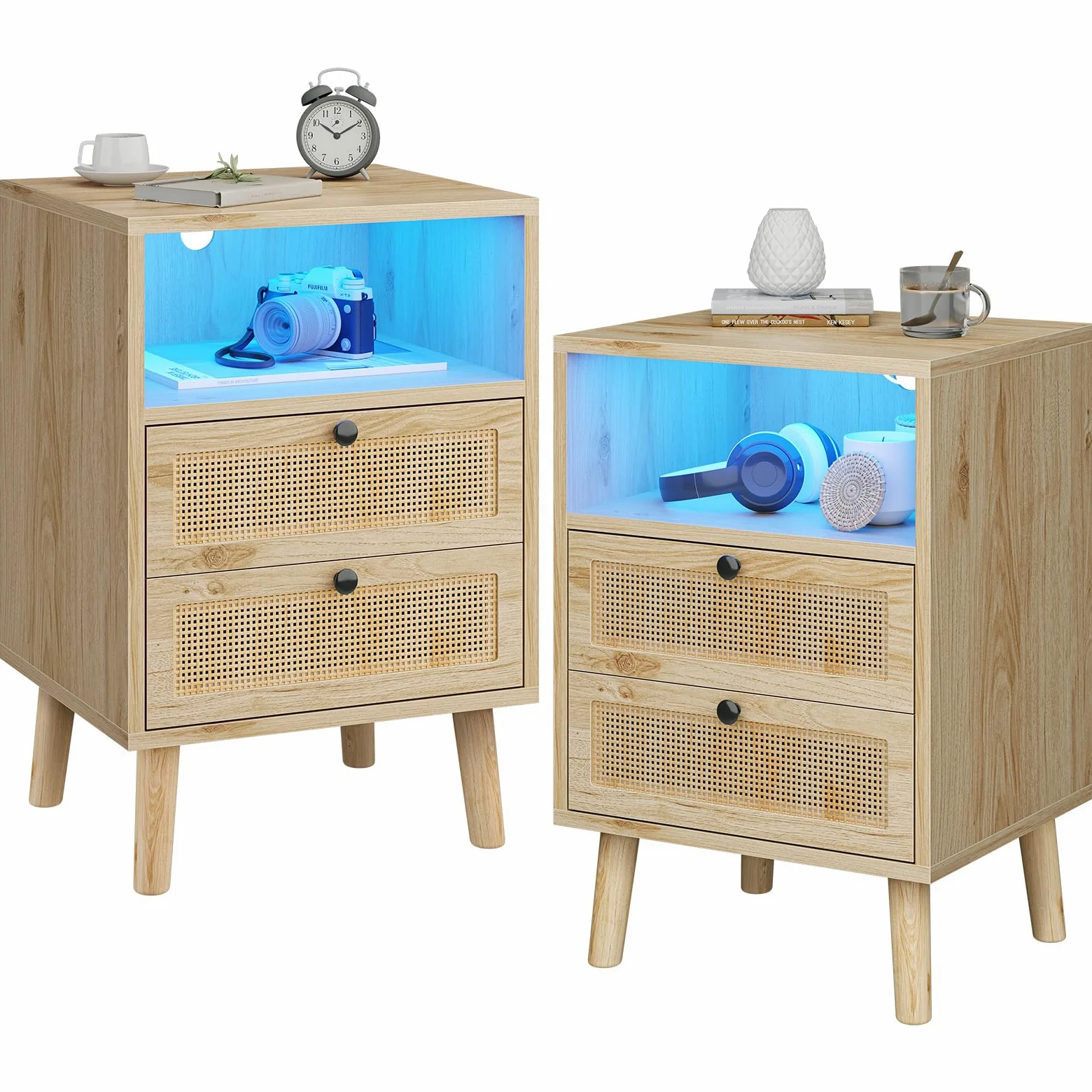 AOGLLATI Comodino Rattan Set di 2 con 2 Cassetti e Scomparto Aperto, Comodino Piccolo con Luci LED, Comodini in Legno Tavolo Laterale Stretto con Gambe in Pino per Soggiorno, Camera da Letto