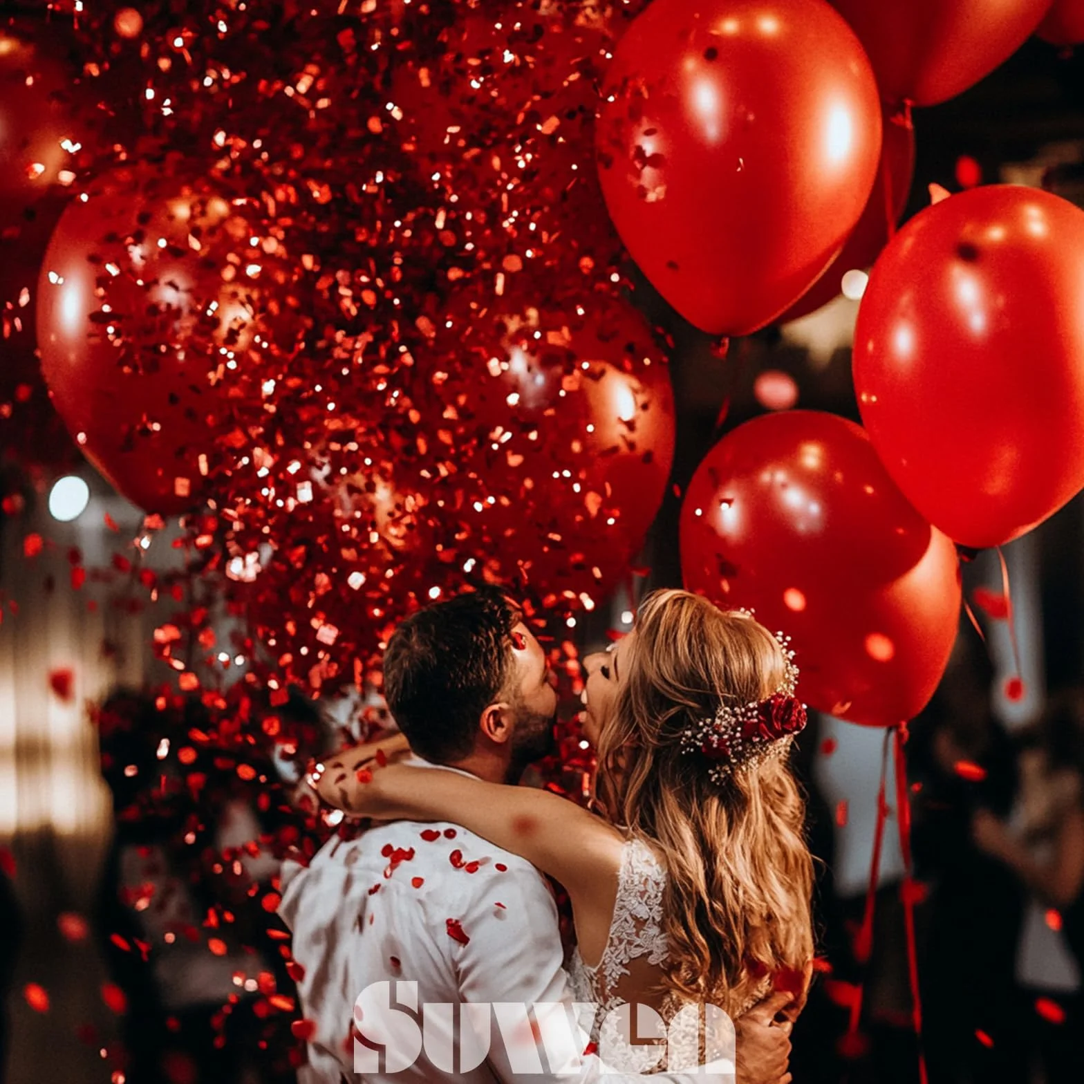 SUWEN Palloncini Rossi e Palloncini a Coriandoli Rossi 47 Pezzi 25cm 10 Pollici Adatti ad Elio per Feste Matrimoni Compleanni San Valentino Natale Cerimonie Anniversari