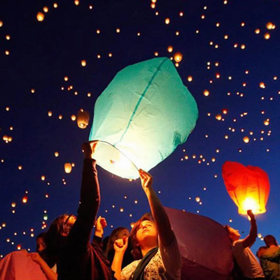 Lanterne Cinesi Volanti 20 PZ con 4 Cuori Rossi Giganti per Natale Capodanno