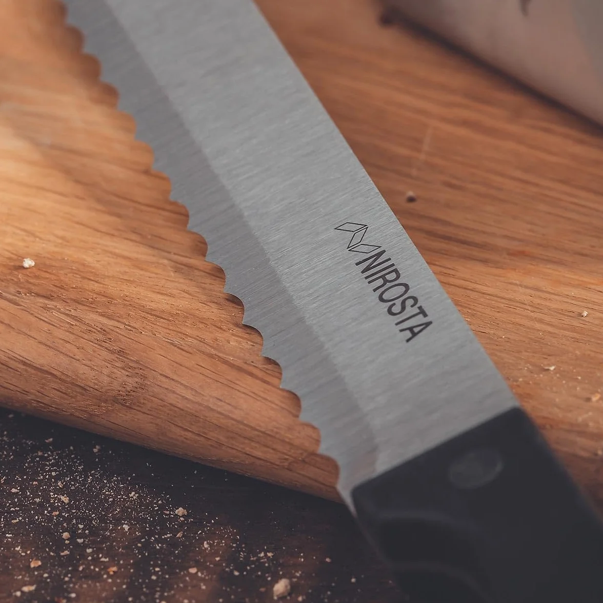 Nirosta Coltello per Pane Lama Seghettata 19,5 cm Acciaio Inox Cucina Triplo Rivetto Impugnatura Ergonomica