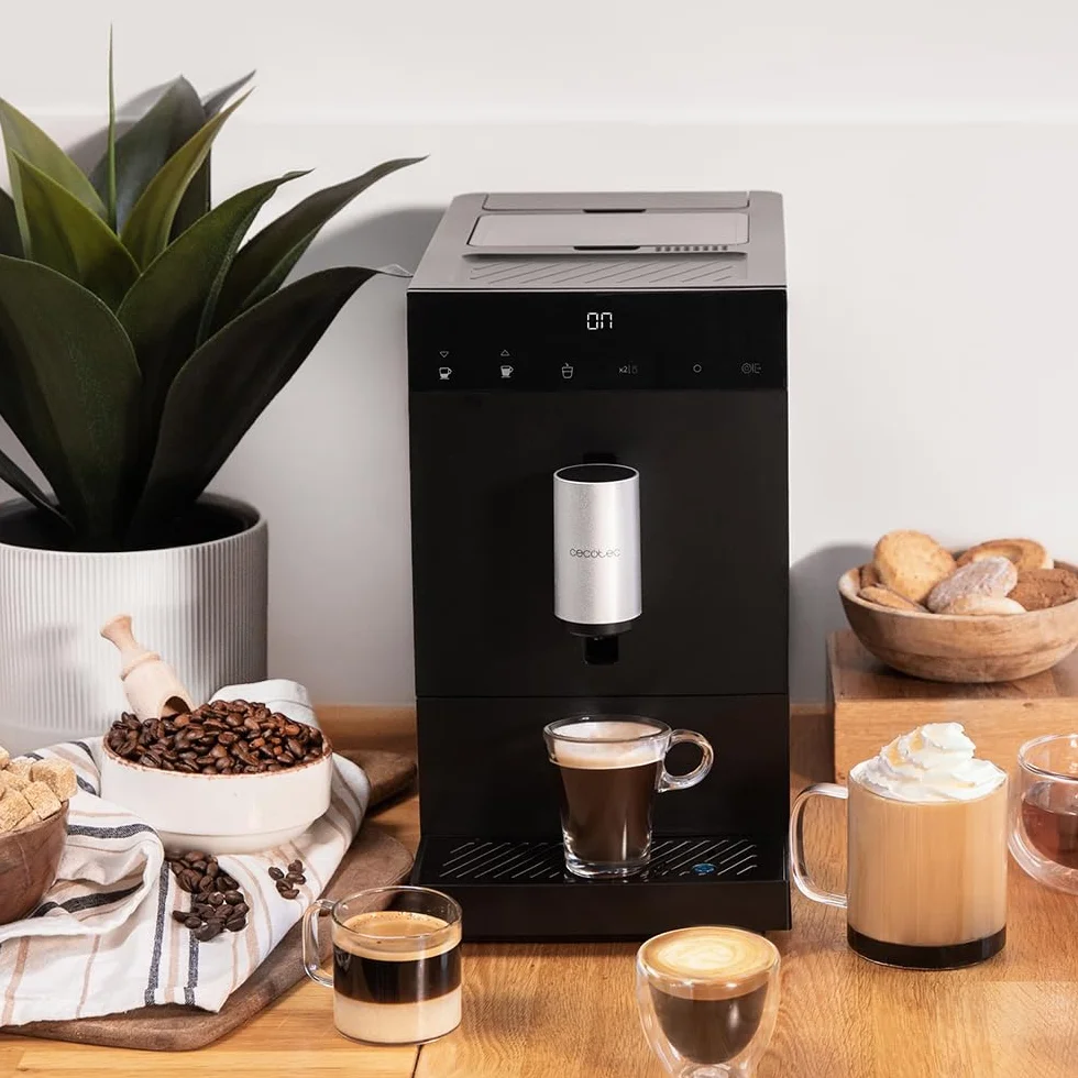 Cecotec Macchina da Caffè Superautomatica Cremmaet Compact. 1450W, Superautomatica, 19 Bar, Thermoblock, Serbatoio Caffè 150g, Serbatoio Acqua 1,1L, Pulizia Automatica