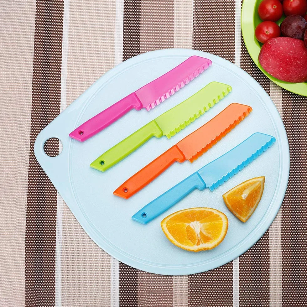 SelfTek 9 pezzi Set di coltelli da cucina in plastica per bambini Chef di cucina sicuro per bambini Coltelli per pane alla frutta