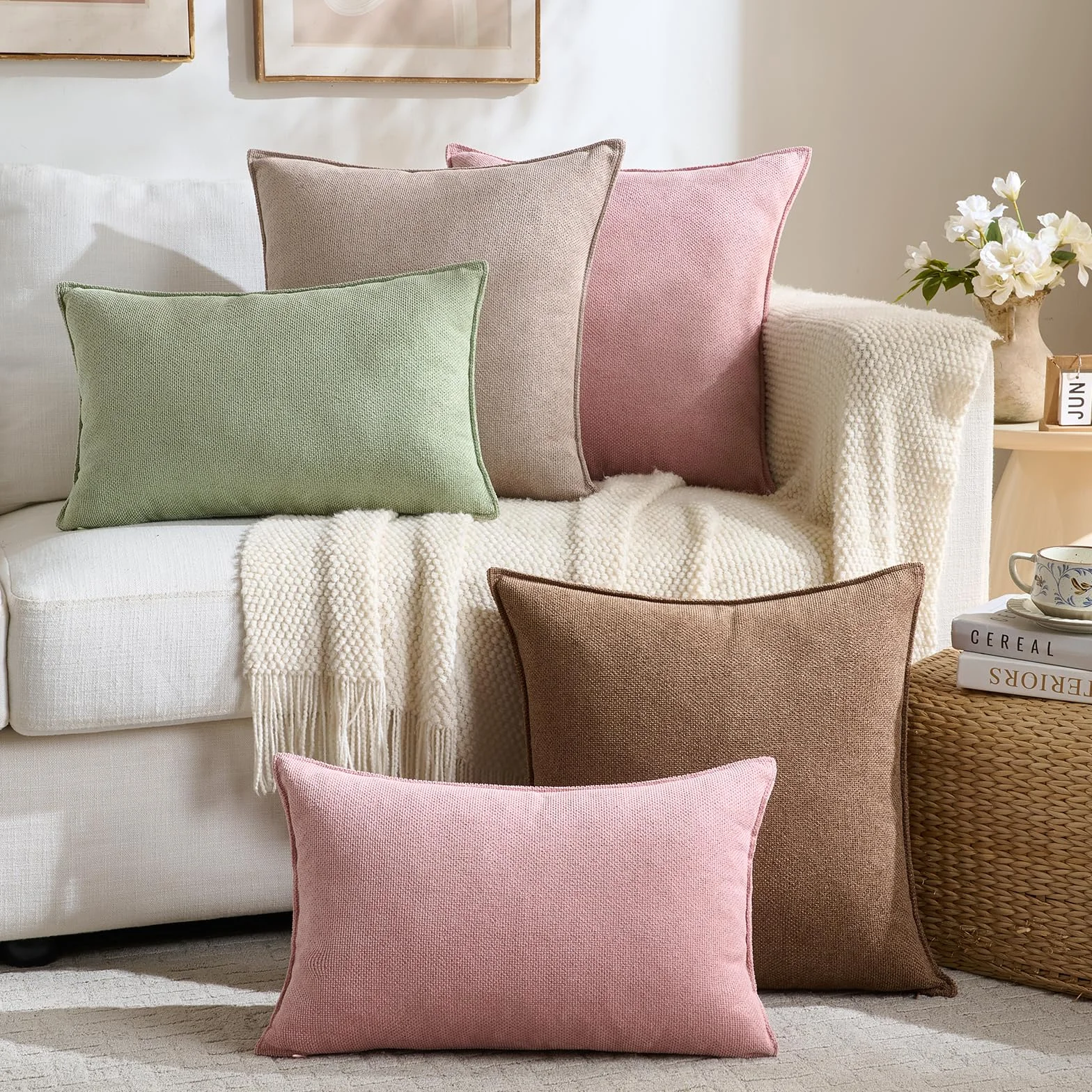 Set di 2 federe Verde Chiaro 40×40 cm con decorazioni moderne Design monocromatico e neutro con bordino Design unico Adatto per camera da letto, soggiorno, divano letto e arredamento