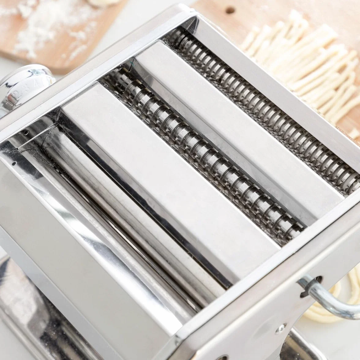 InnovaGoods Macchina per Pasta Fresca Manuale 3 in 1, Metallo, Grigio, 8 Livelli Regolabile