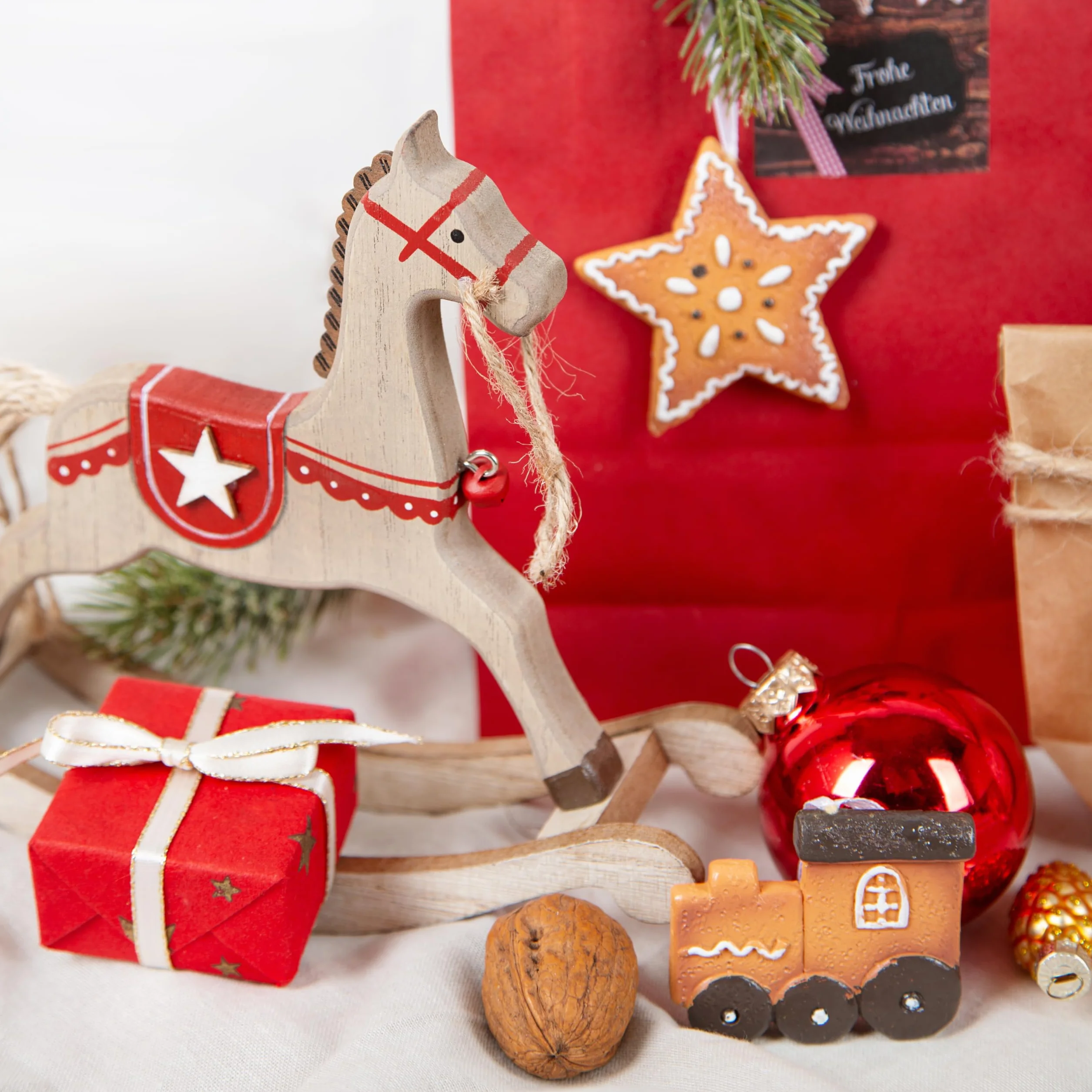 Logbuch-Verlag Nostalgia cavallo a dondolo statuetta in legno naturale marrone rosso decorazione natalizia da appoggiare regalo 21 cm
